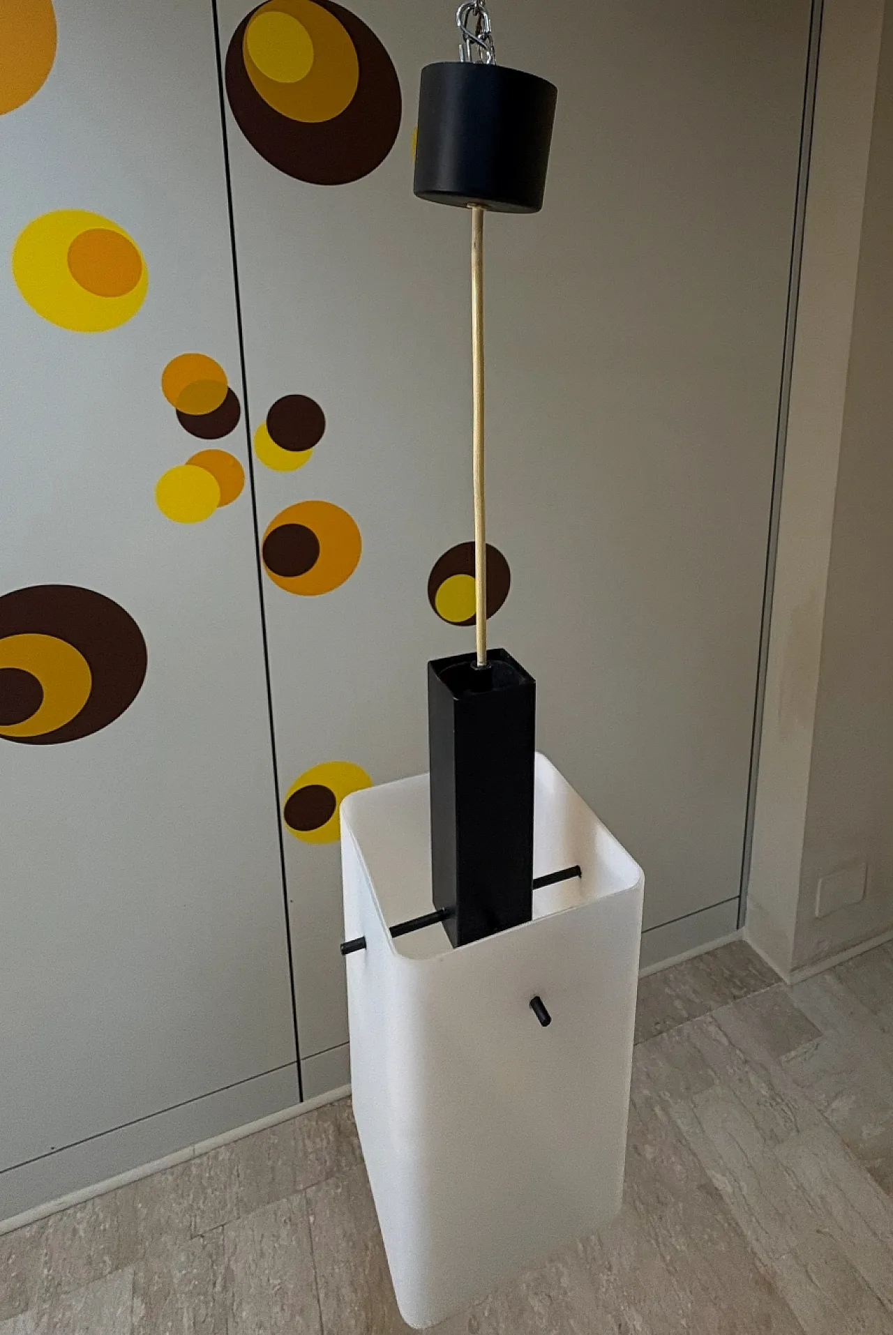 Coppia di lampade in vetro opalino e metallo di Stilux Milano,anni '60 12