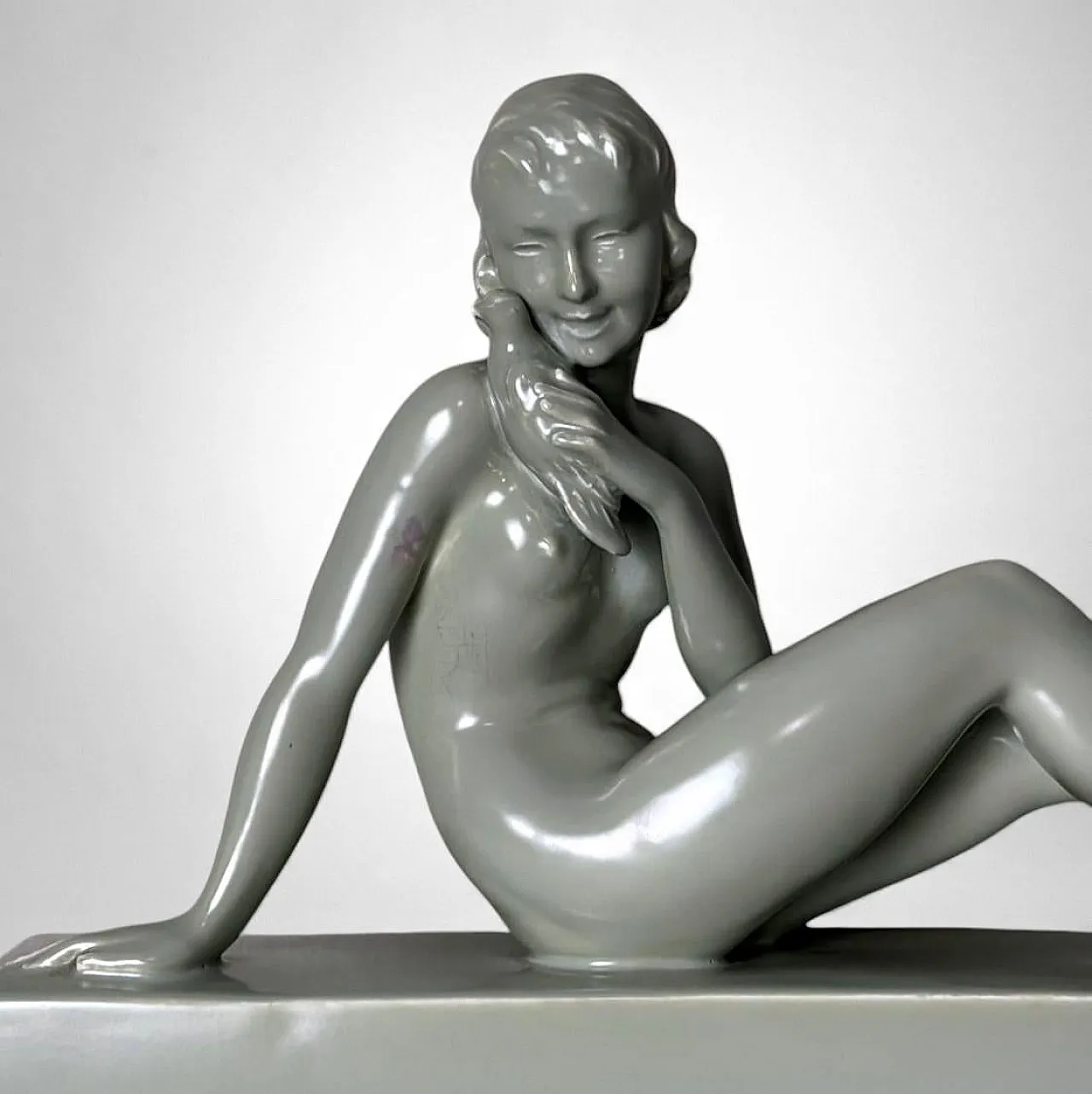 Art Deco ceramic figure of a young woman, mid-20th century 8