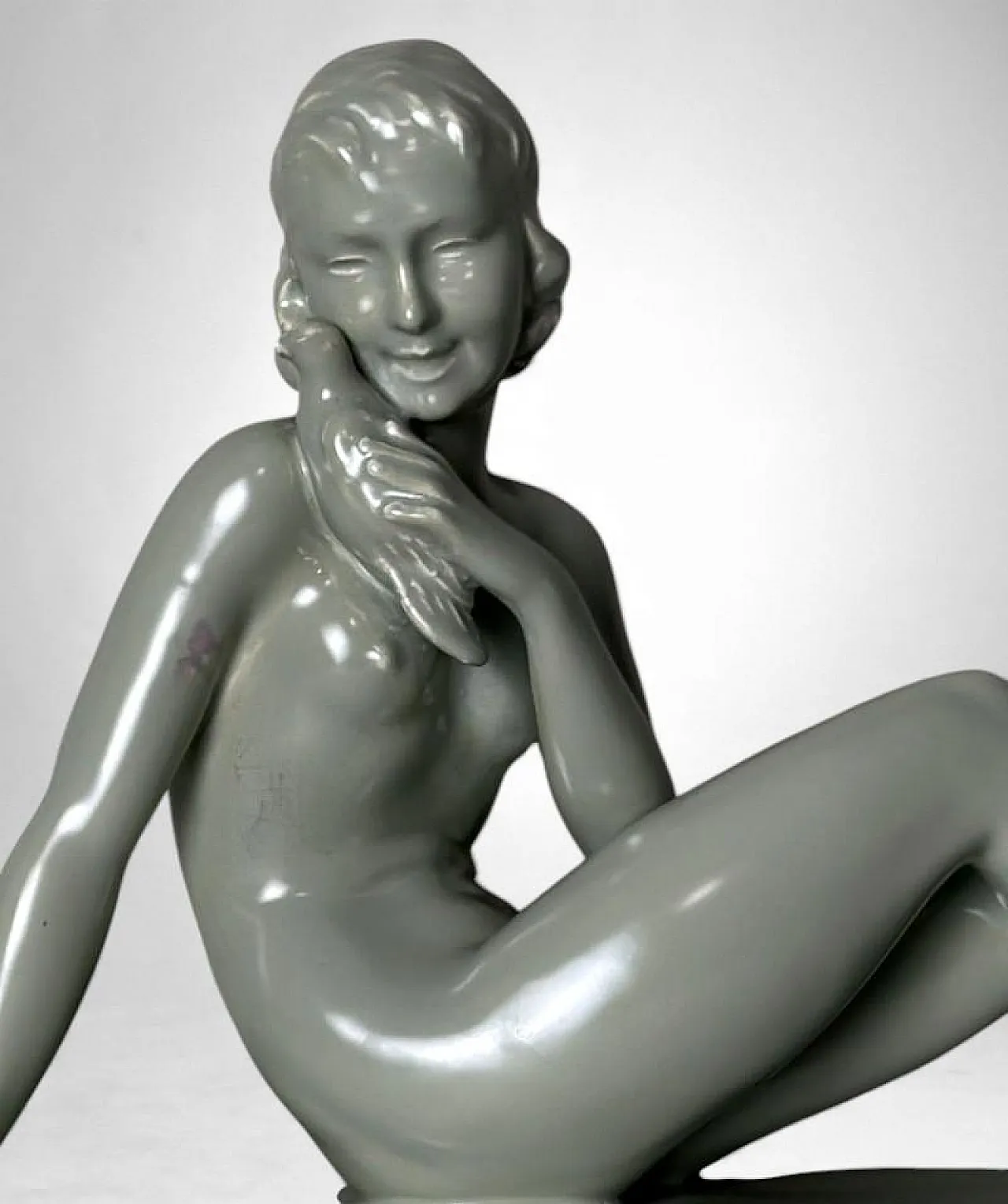 Art Deco ceramic figure of a young woman, mid-20th century 9