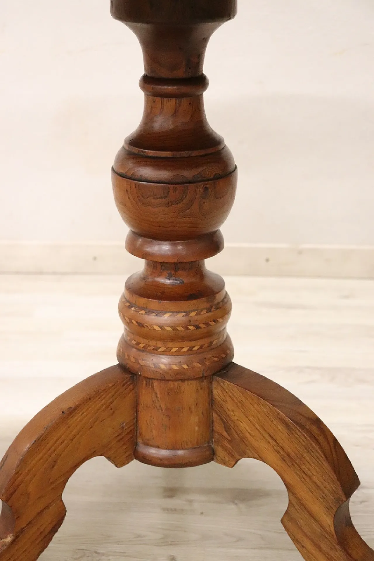 Tavolo da salotto noce intarsiato, '800 6