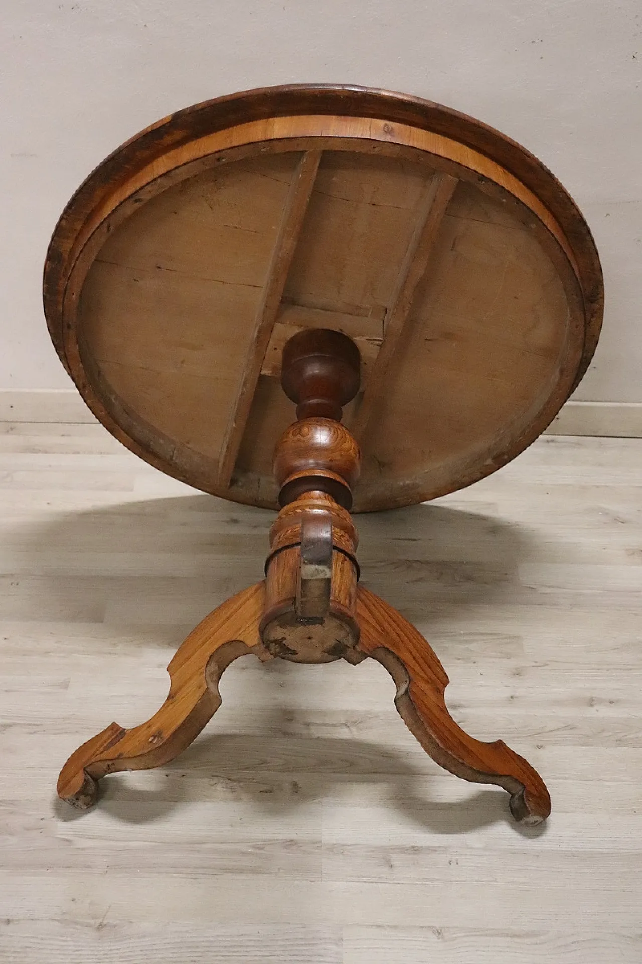 Tavolo da salotto noce intarsiato, '800 8