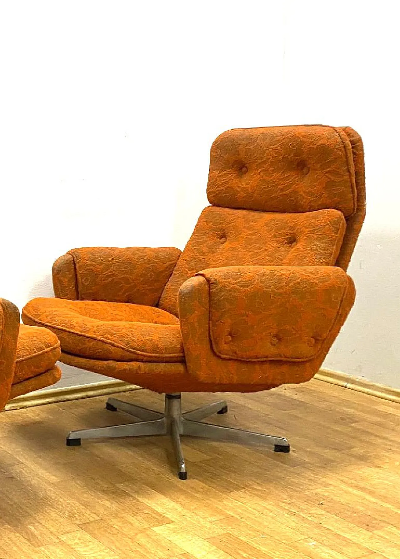 Poltrona girevole di Gerald Neusser, anni '70 13