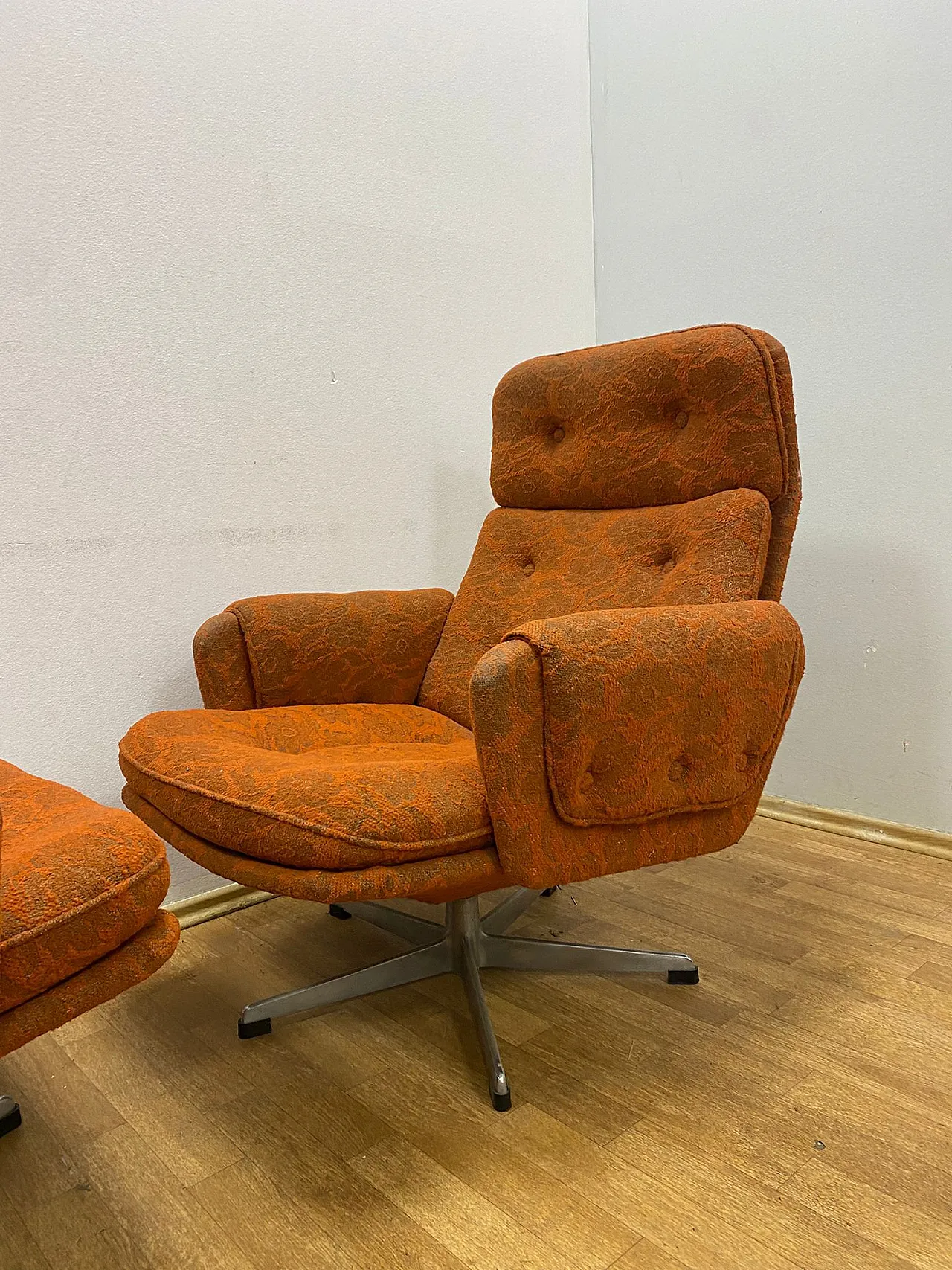 Poltrona girevole di Gerald Neusser, anni '70 15