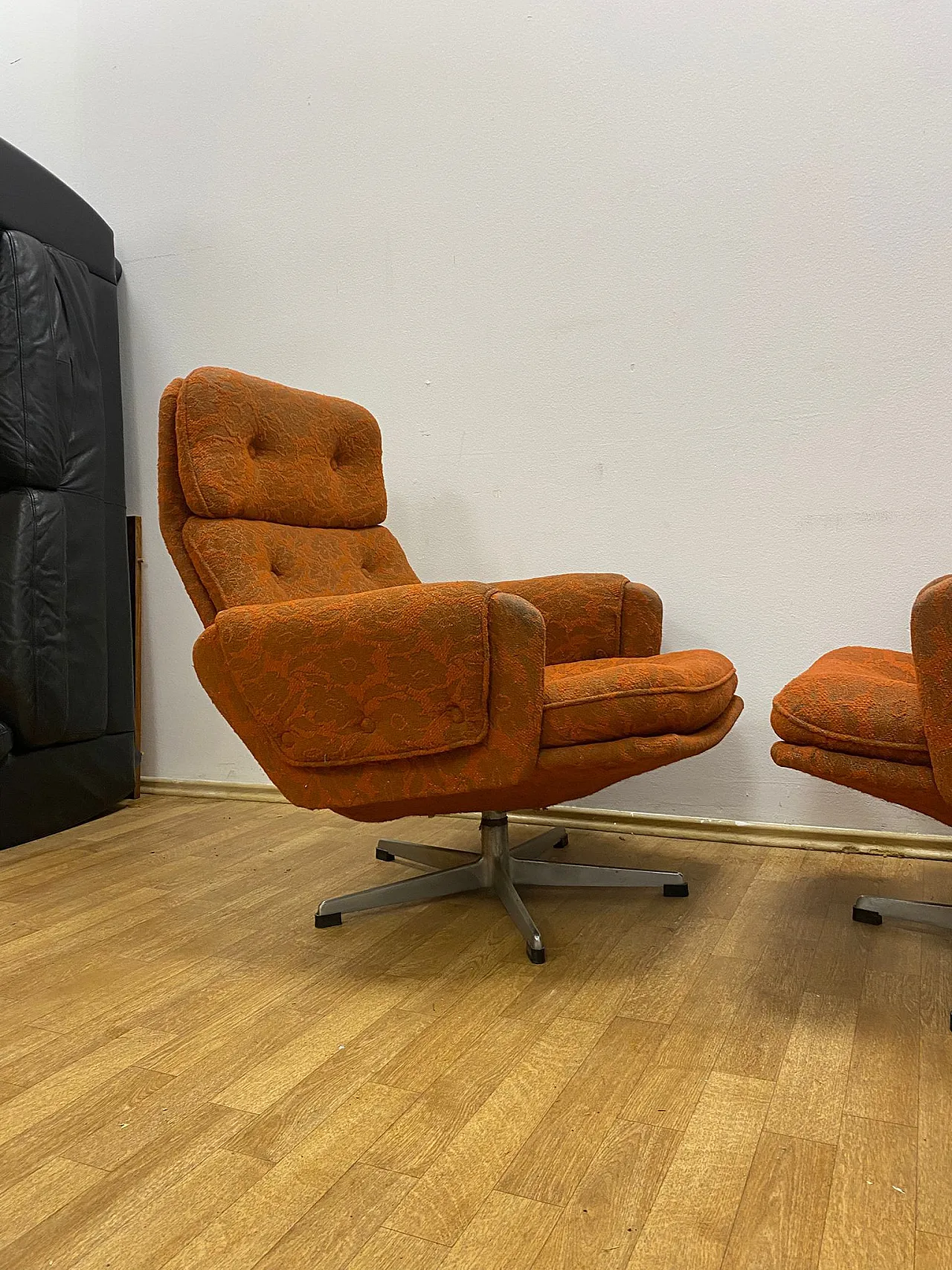 Poltrona girevole di Gerald Neusser, anni '70 16