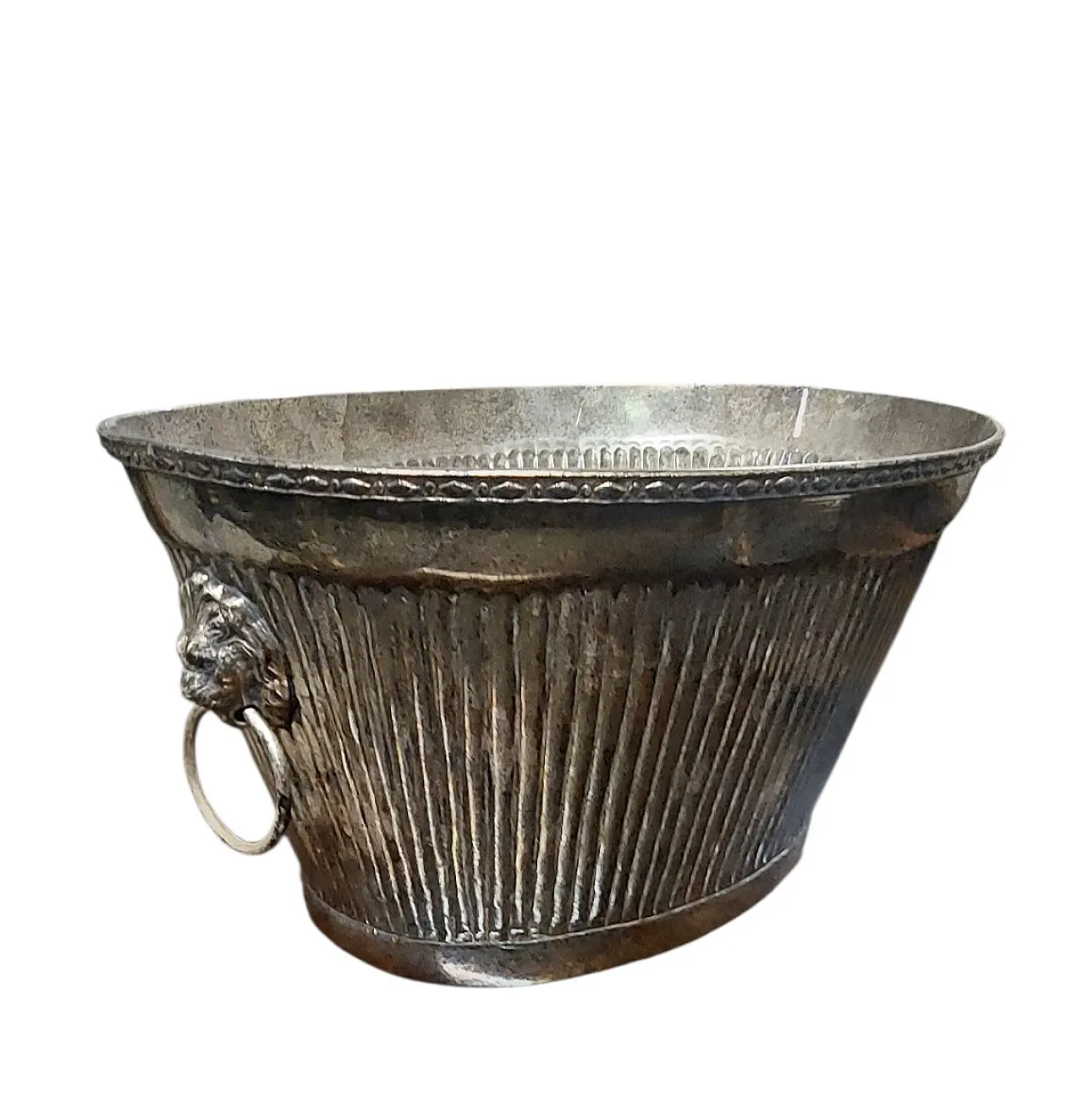 Ice bucket with lion-shaped handles, 20th century 1