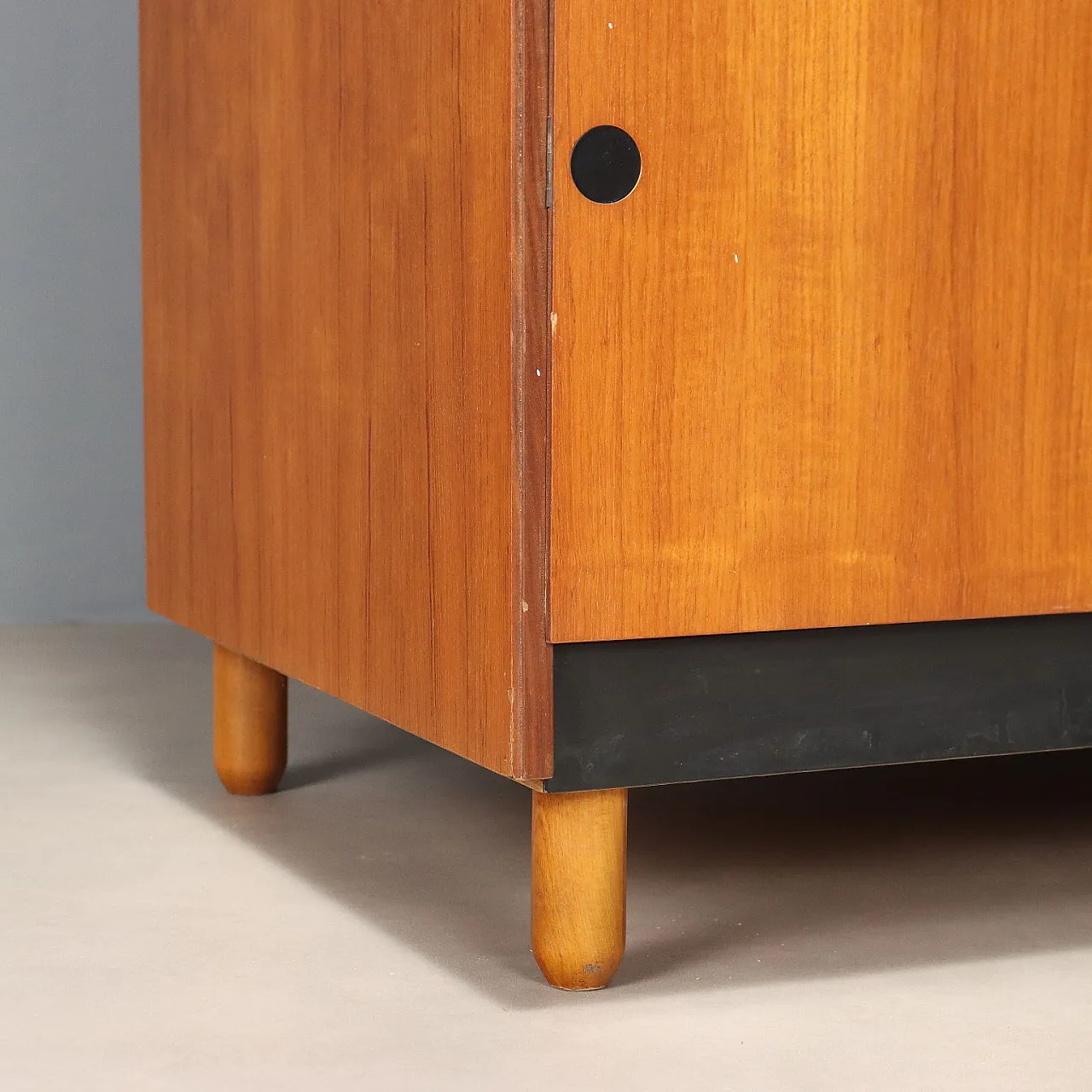 Armadio in impiallacciatura di teak con inserti in legno tinto, '900 8