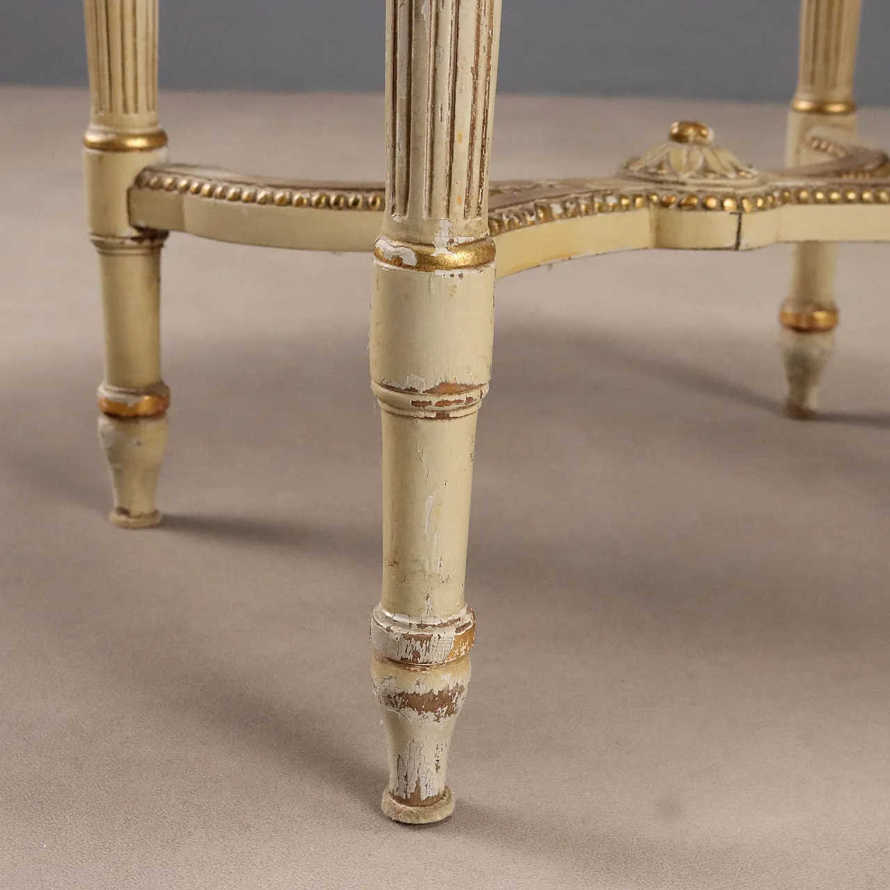 Tavolino in stile neoclassico in legno laccato e dorato, '800 8