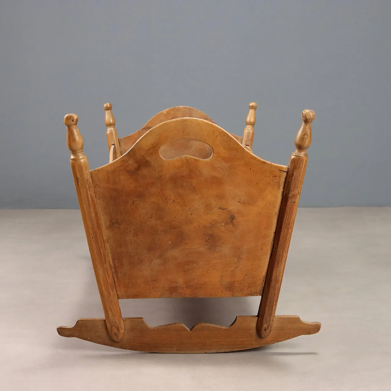 Culla in legno di frutto con finiture in acero e lati in viola, '800 7