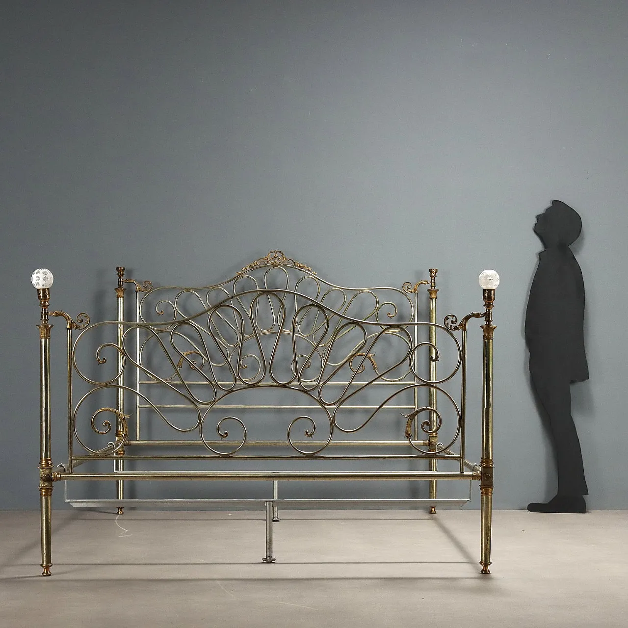 Letto in ottone e bronzo con motivi a foglie, volute e floreali, '800 2