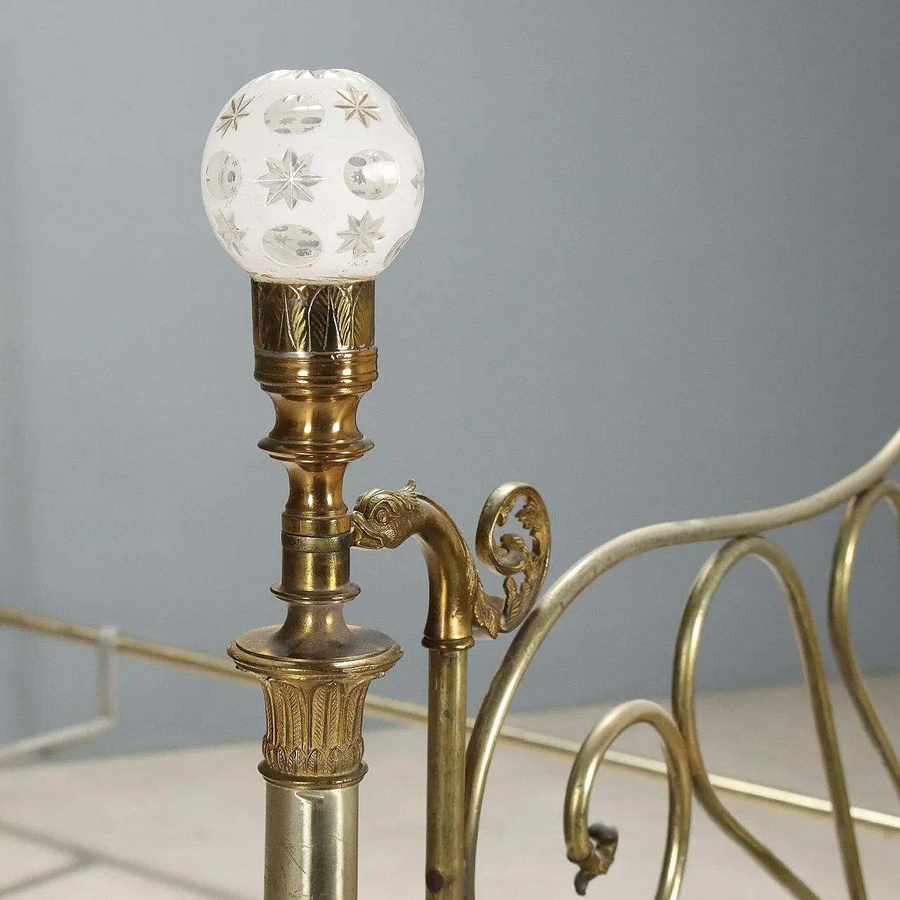 Letto in ottone e bronzo con motivi a foglie, volute e floreali, '800 7