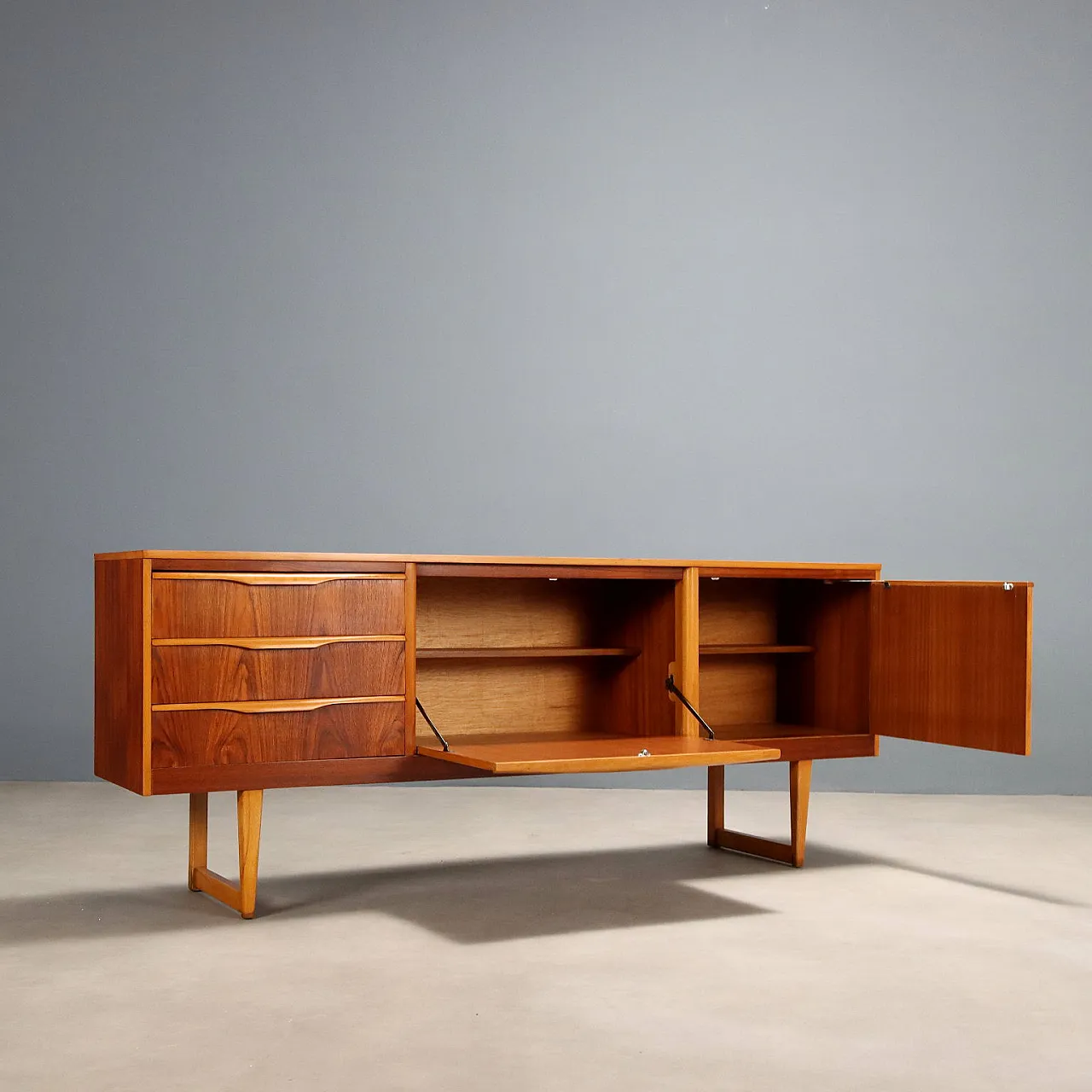 Credenza impiallacciata in teak, '900 5