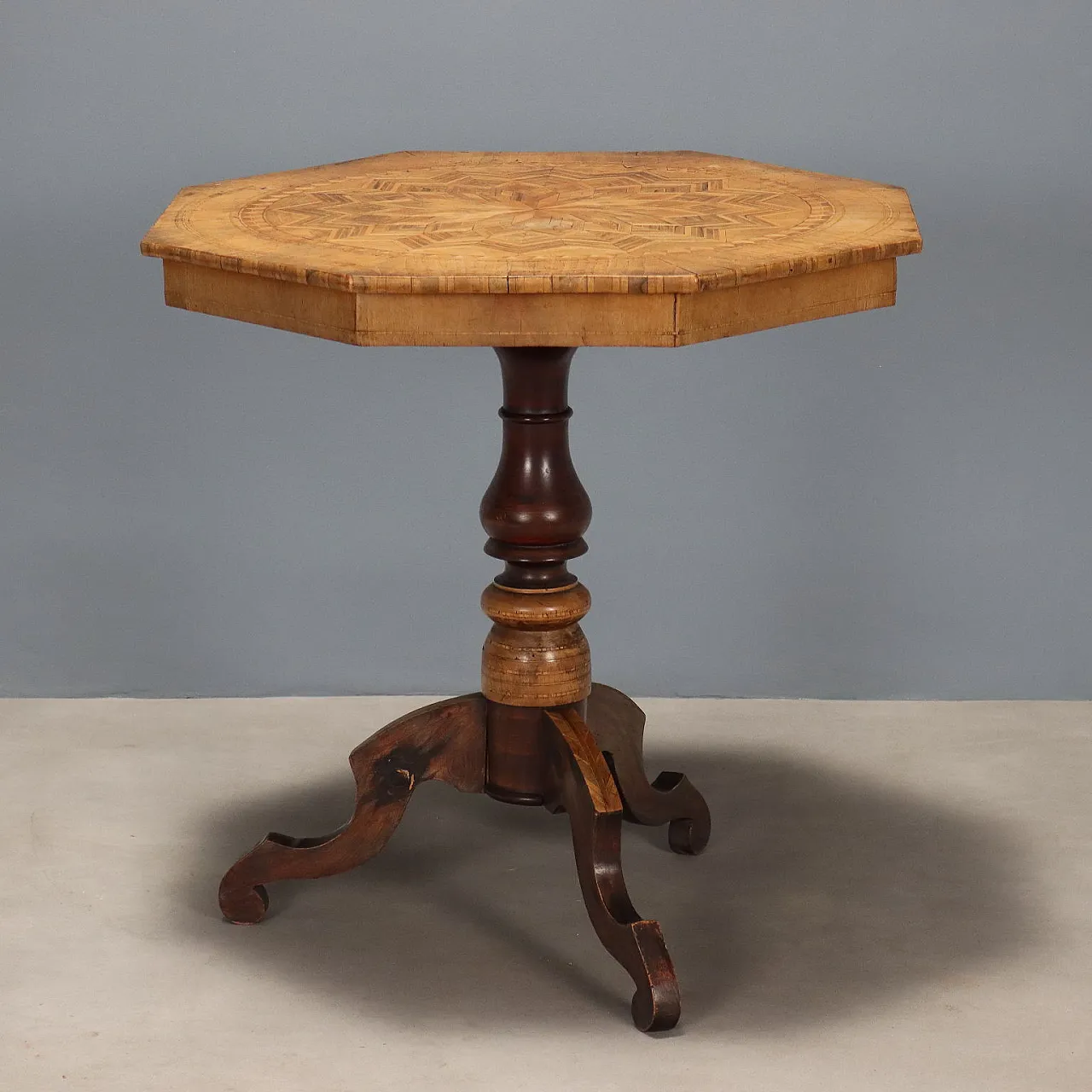 Tavolino in noce, fine '800 1
