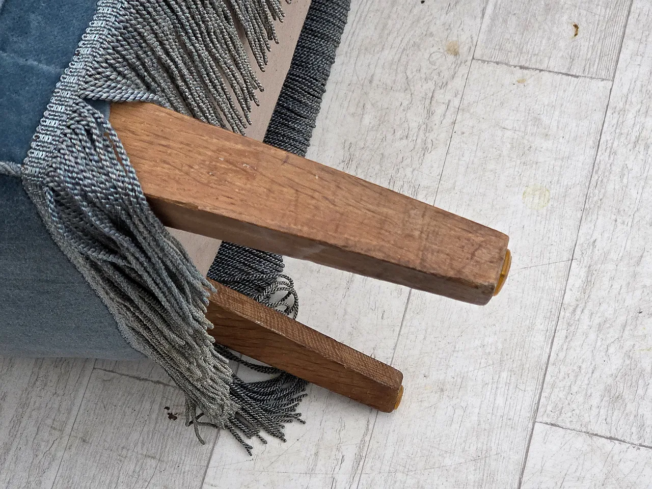 Divano danese a 2 posti in velluto blu, gambe in quercia, Anni '70 18