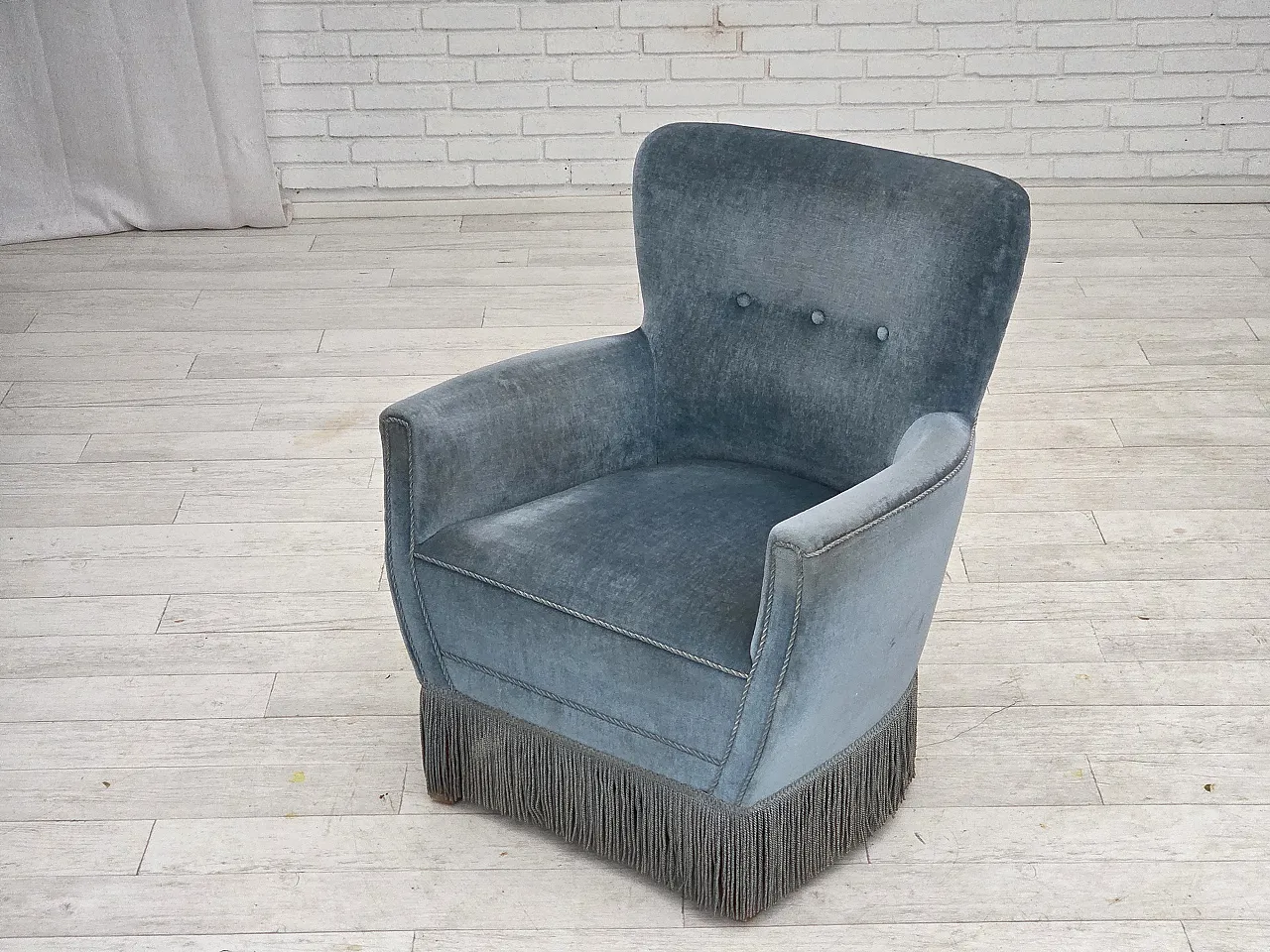 oltrona danese con poggiapiedi, velluto e quercia, anni '70 17