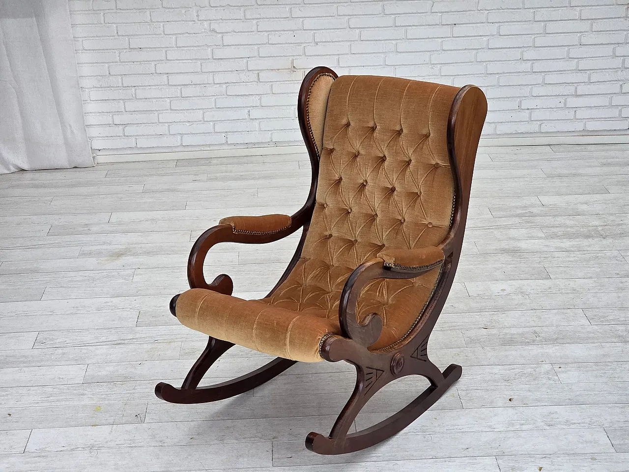 Sedia a dondolo scandinava in velluto, legno di faggio scuro, anni '60 18