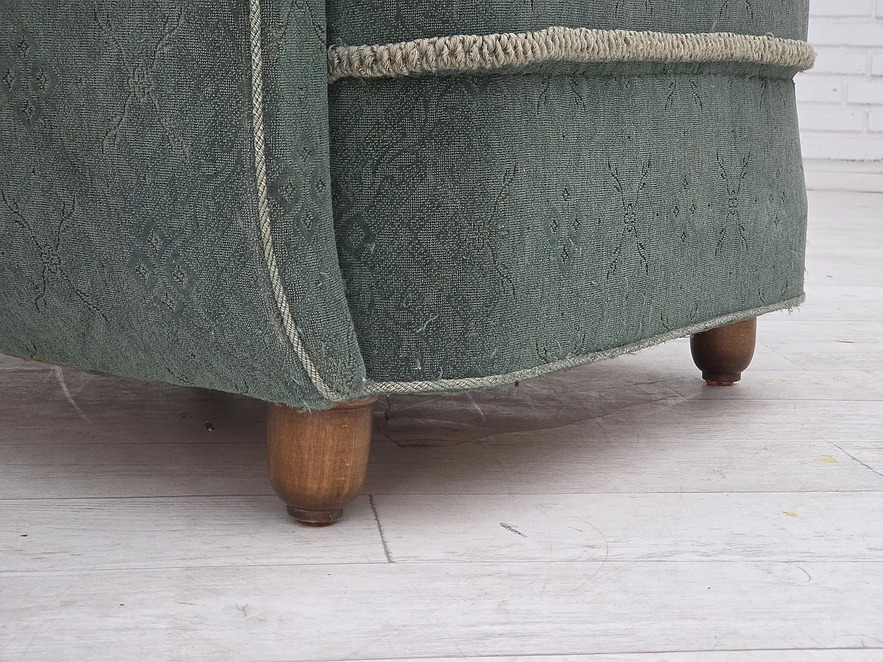 Poltrona danese in lana verde chiaro quercia, anni '60 4