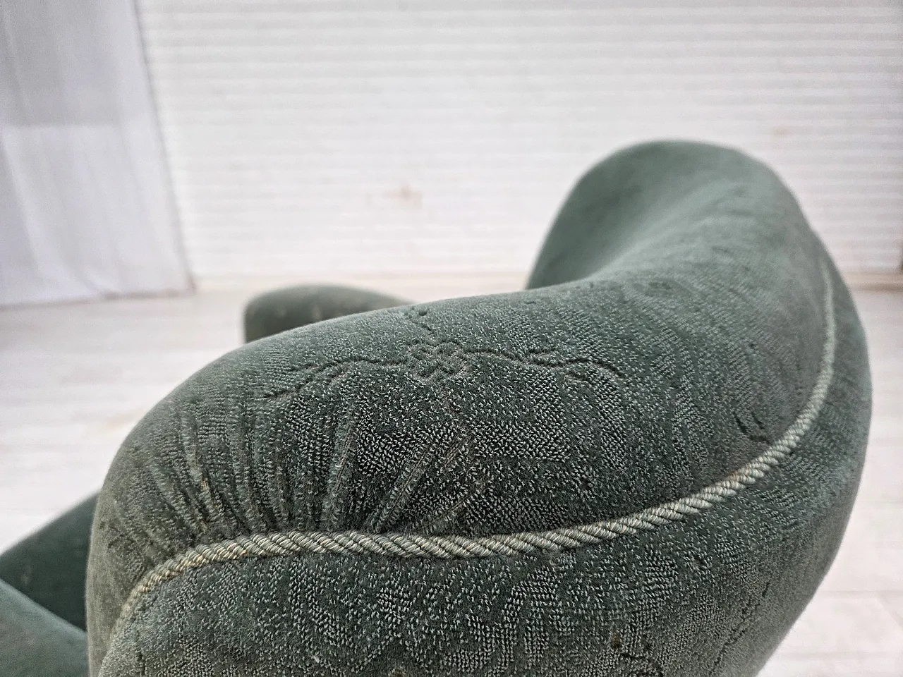 Poltrona danese in lana verde chiaro quercia, anni '60 17