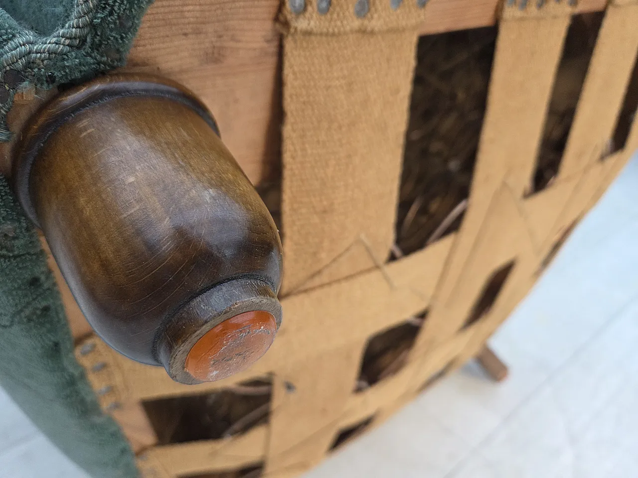 Poltrona danese in lana verde chiaro quercia, anni '60 22