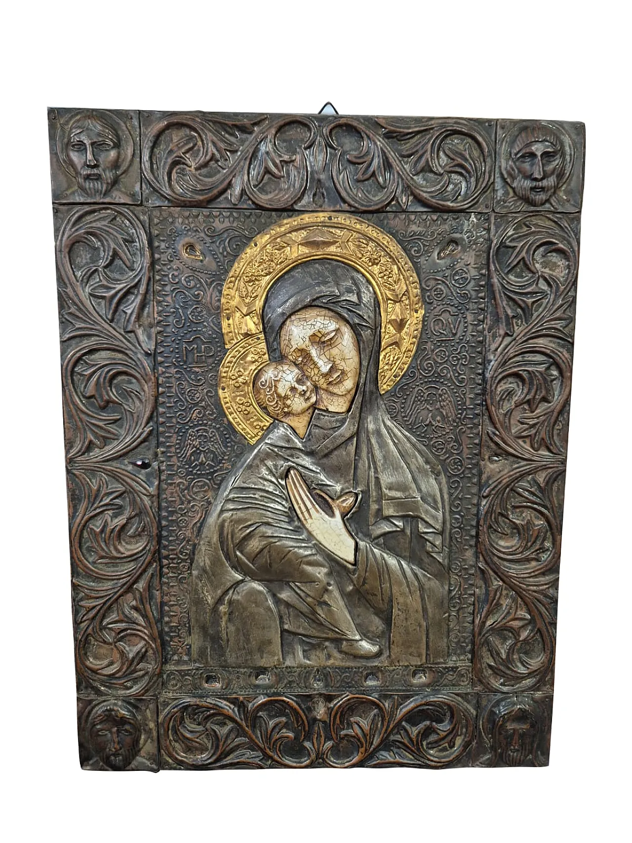 Icona sacra Madonna col Bambino in metallo sbalzato e inserti ceramici 2