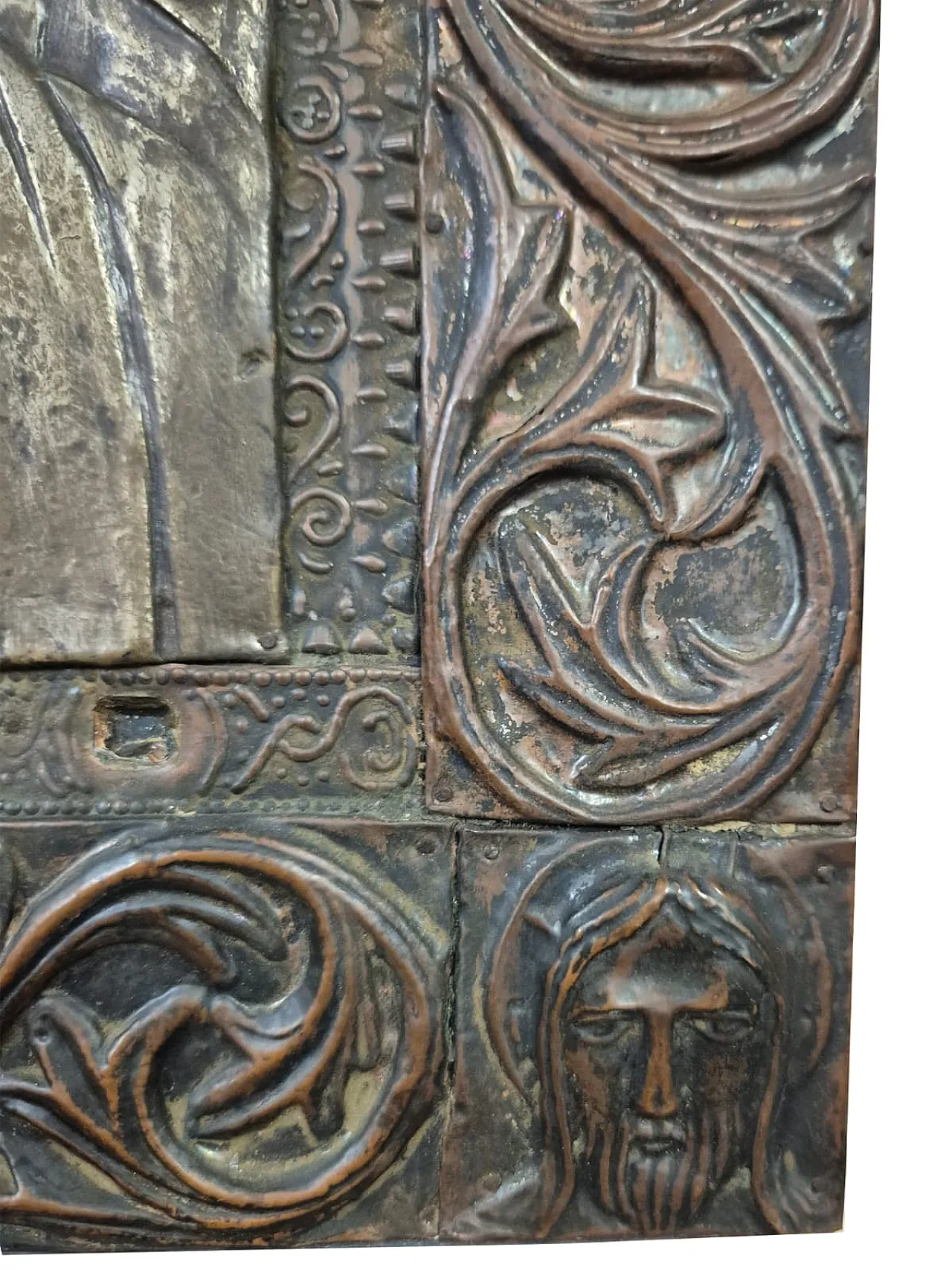 Icona sacra Madonna col Bambino in metallo sbalzato e inserti ceramici 16