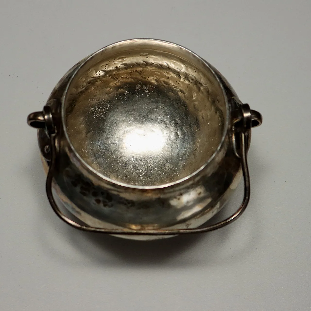 Zuccheriera in argento martellato a mano, '900 4