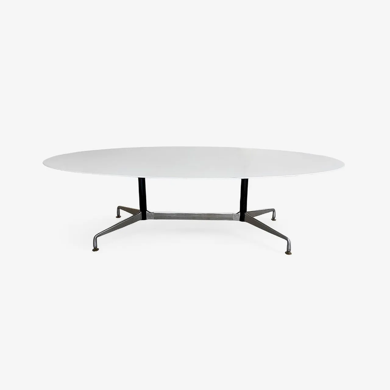 ET151 Herman Miller, Charles & Ray Eames table 1