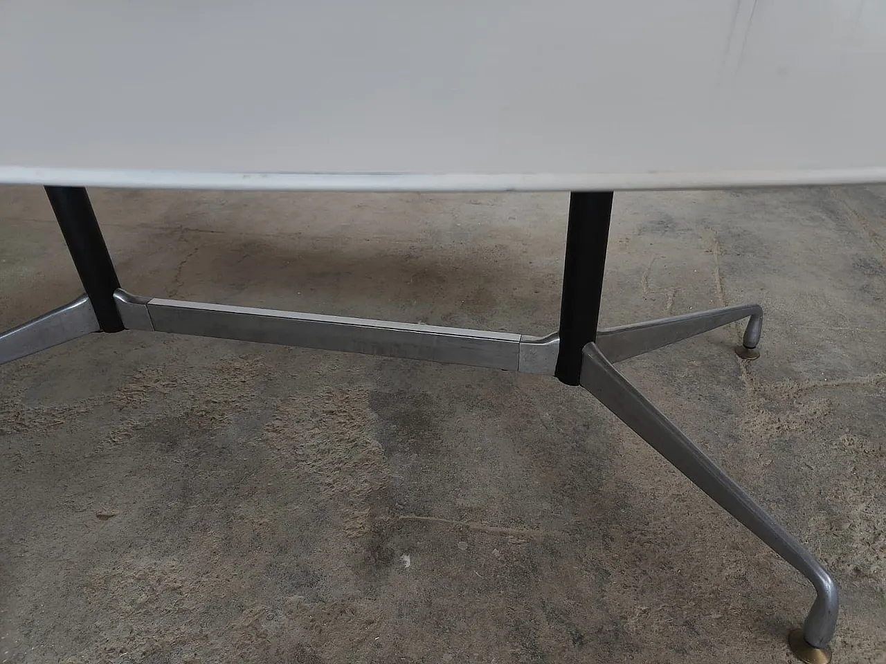 ET151 Herman Miller, Charles & Ray Eames table 6