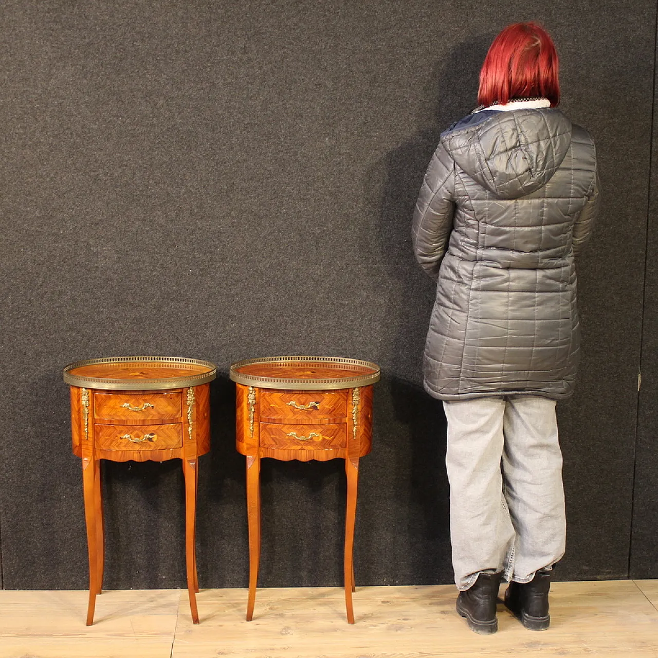 Coppia di comodini francesi ovali intarsiati, '900 2