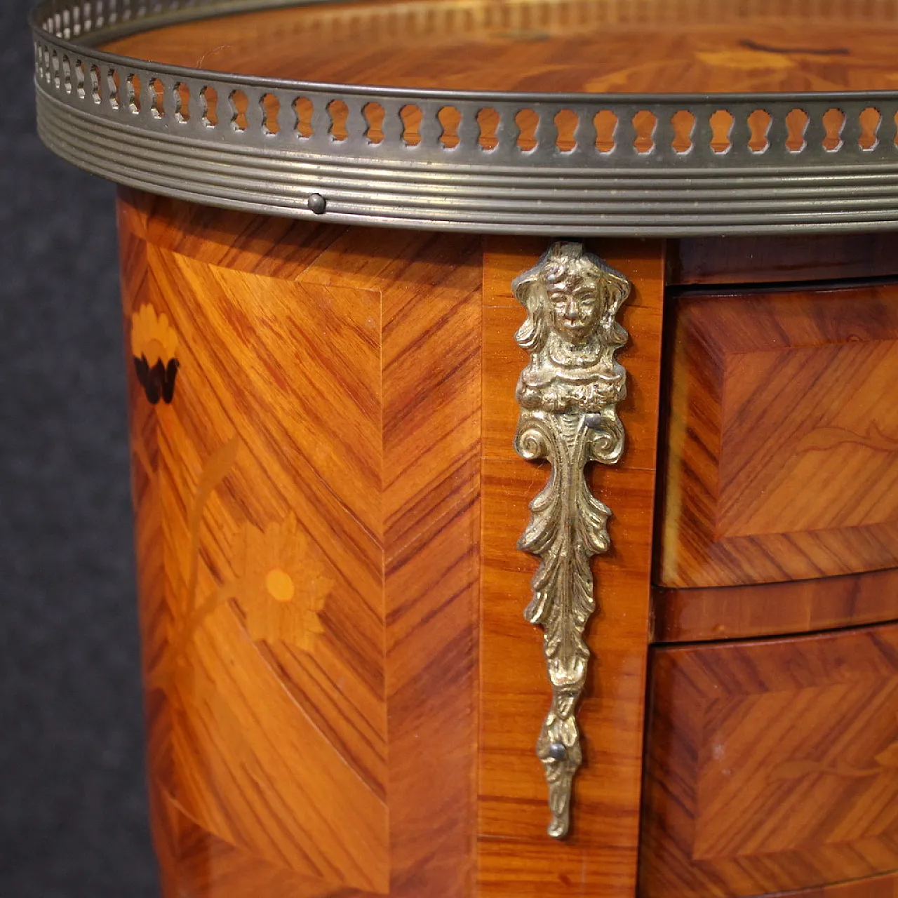 Coppia di comodini francesi ovali intarsiati, '900 6