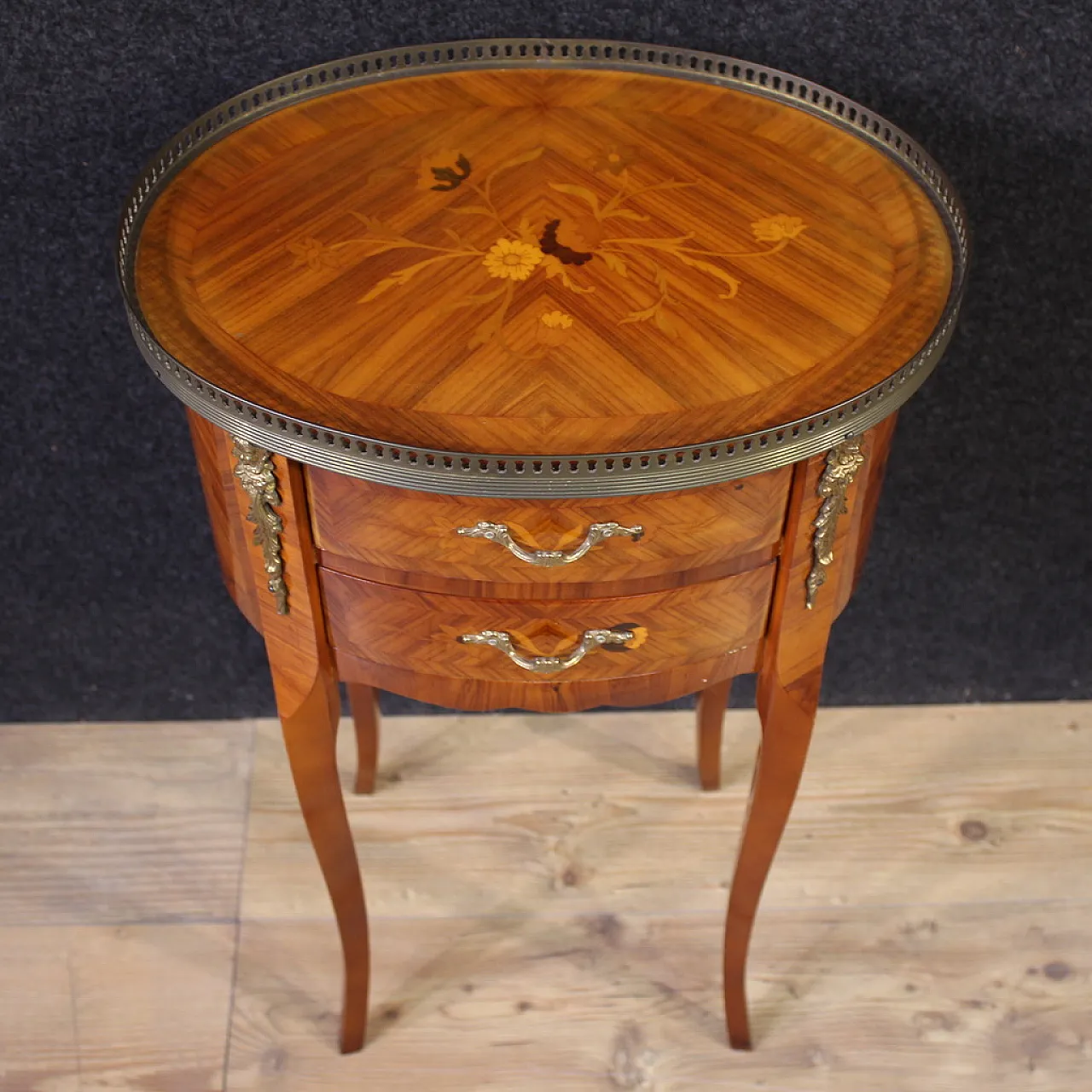 Coppia di comodini francesi ovali intarsiati, '900 9