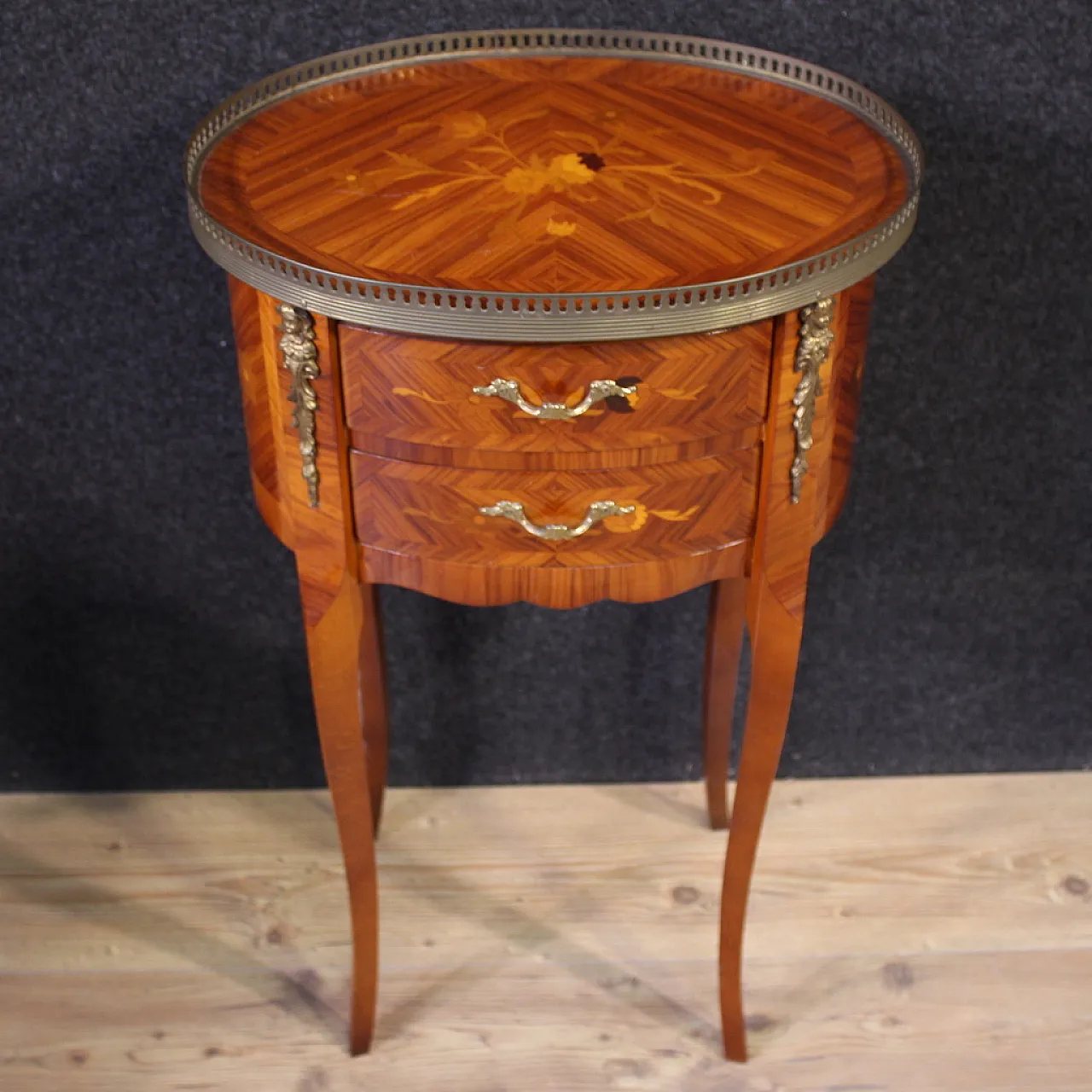 Coppia di comodini francesi ovali intarsiati, '900 10