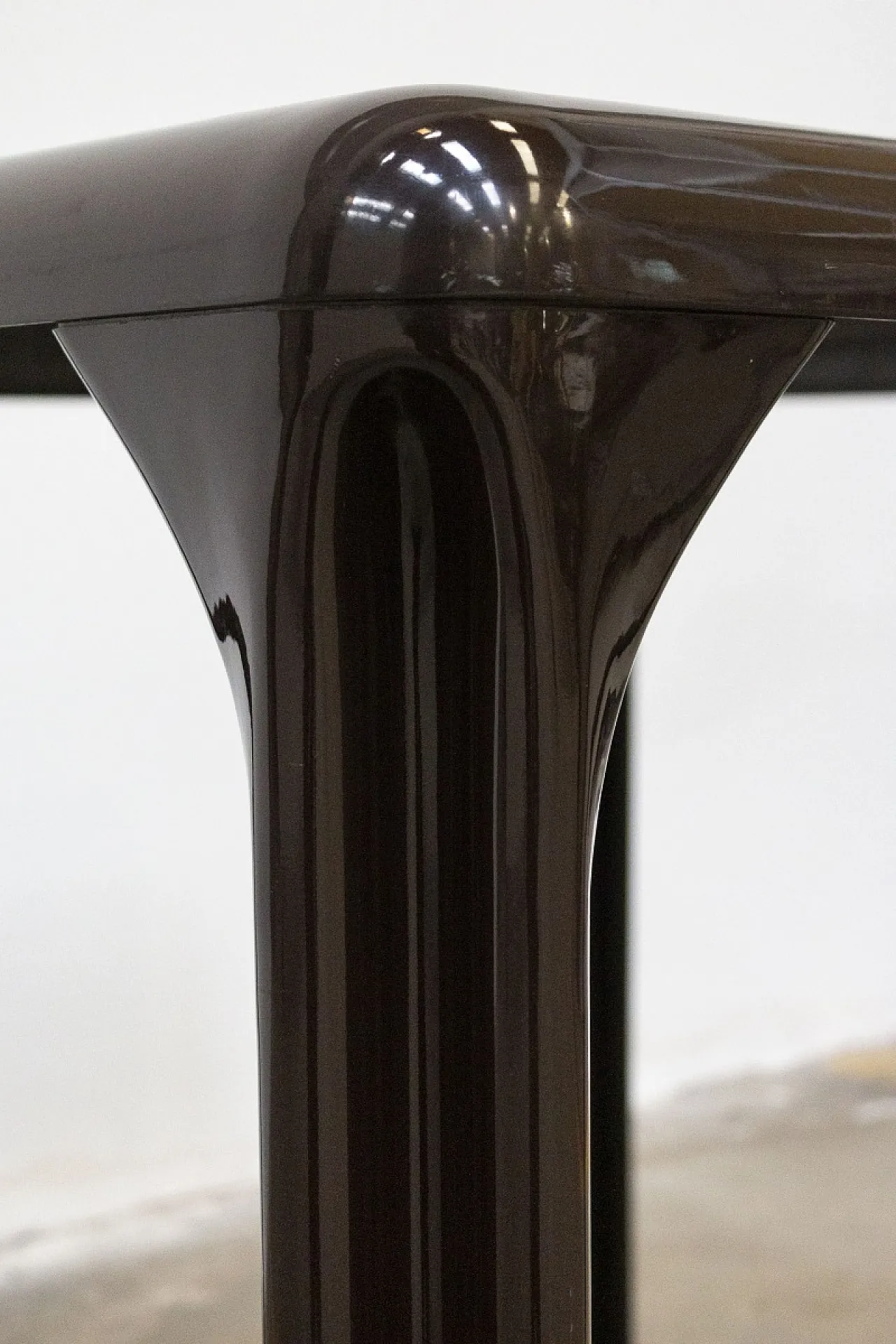 Tavolo Stadio 80-ARA di Vico Magistretti per Artemide, anni '60 4