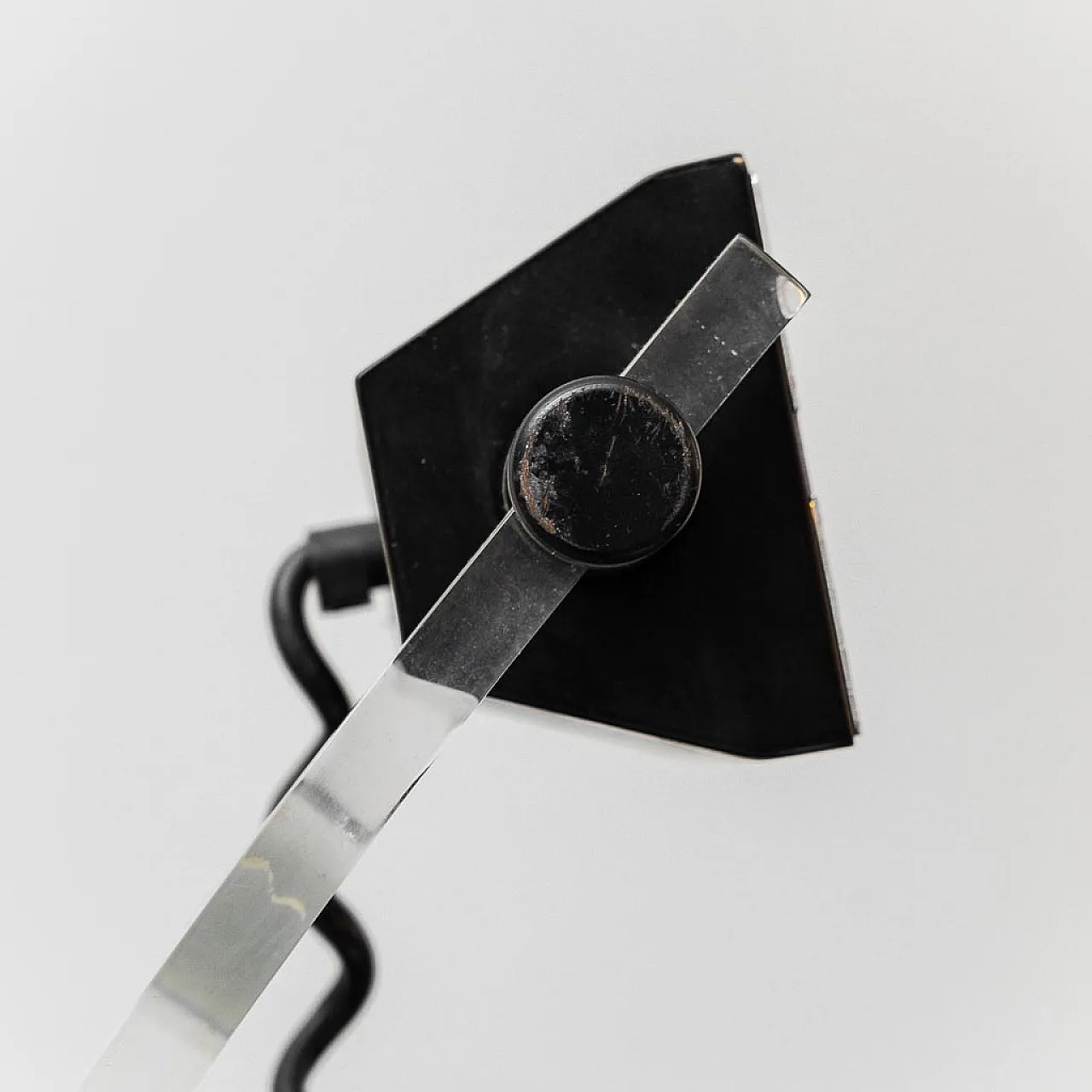 Lampada da terra ad arco in plexiglass, anni '70 3