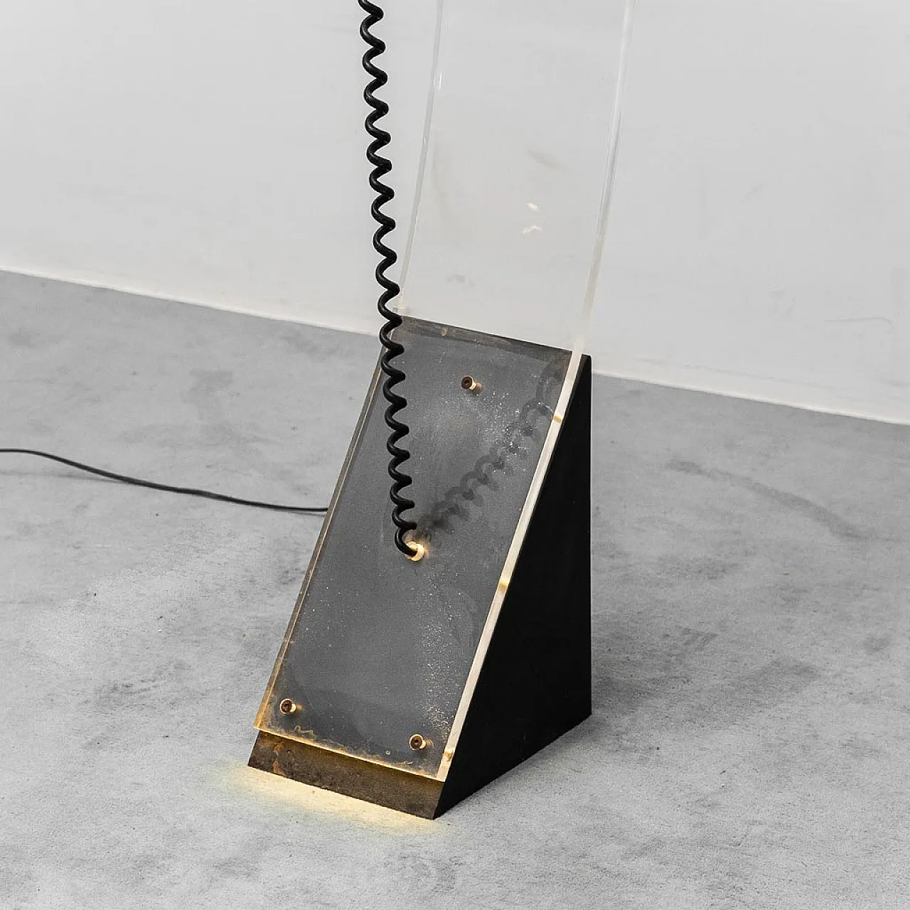 Lampada da terra ad arco in plexiglass, anni '70 4