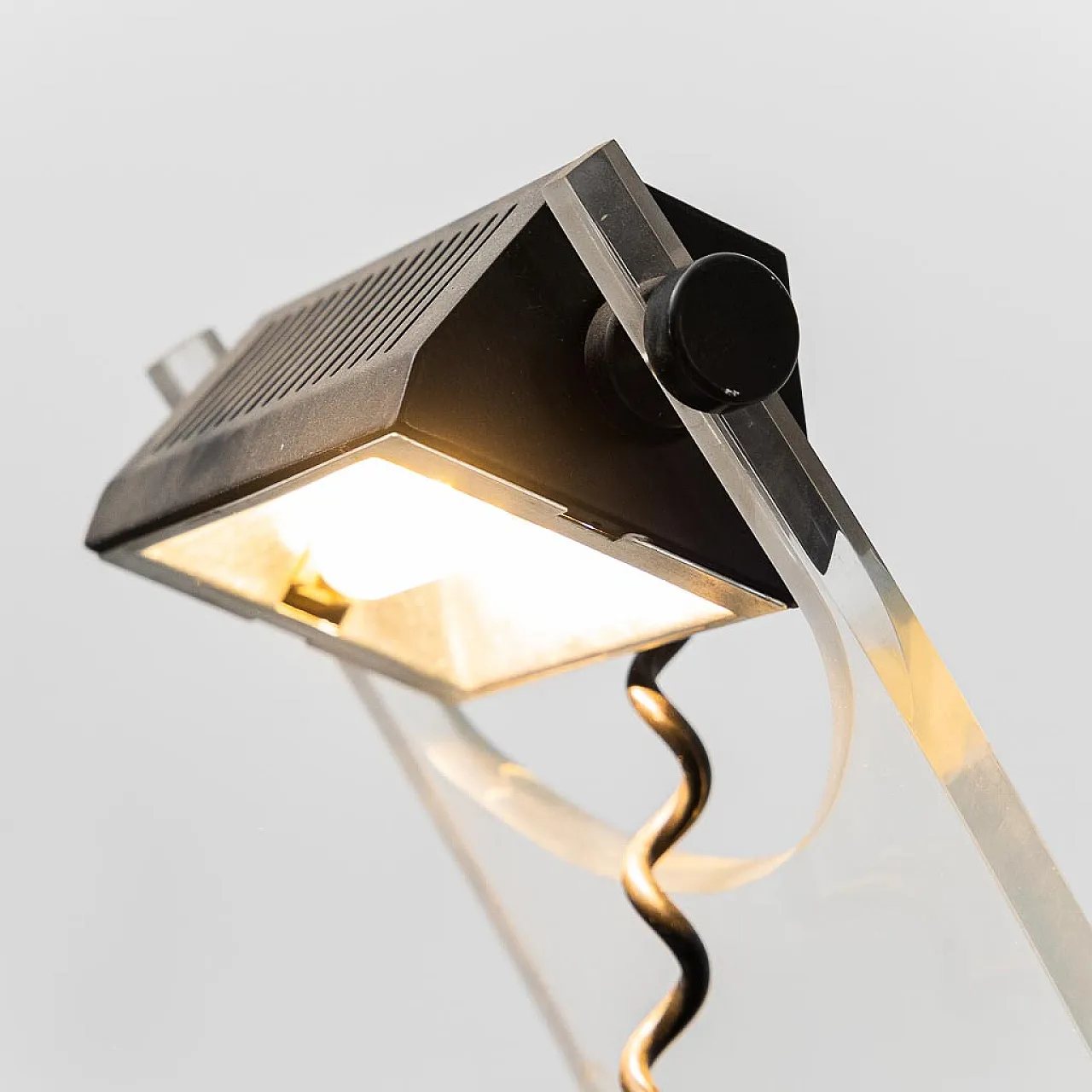 Lampada da terra ad arco in plexiglass, anni '70 5