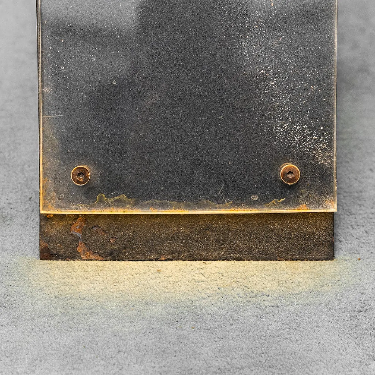 Lampada da terra ad arco in plexiglass, anni '70 10