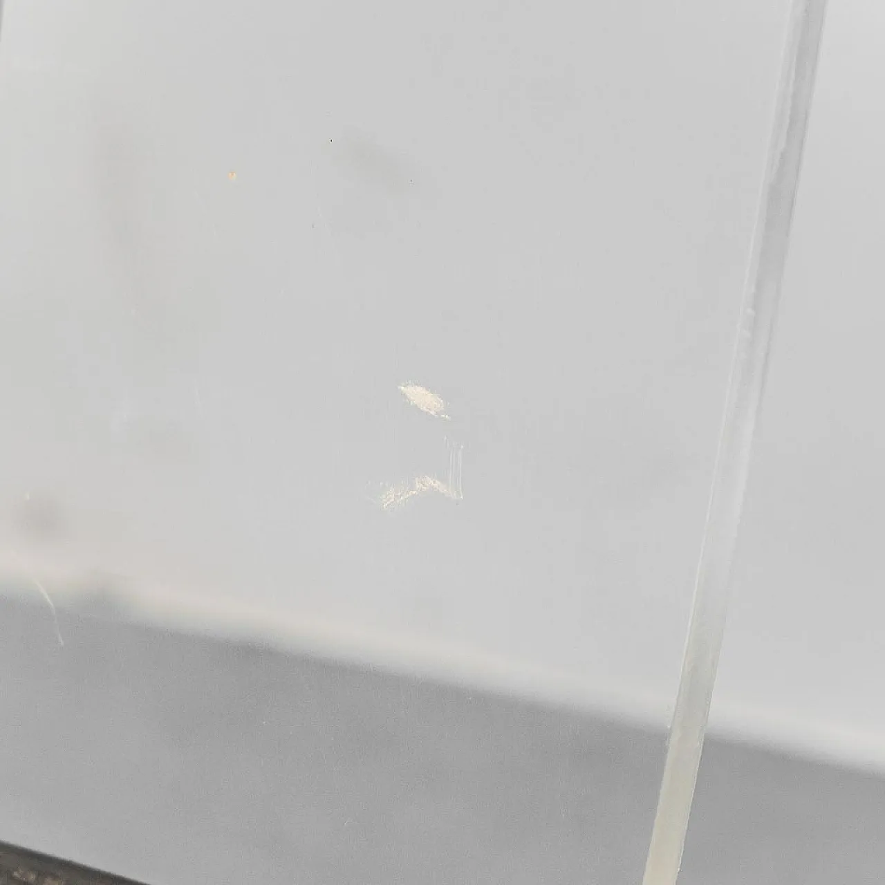 Lampada da terra ad arco in plexiglass, anni '70 11