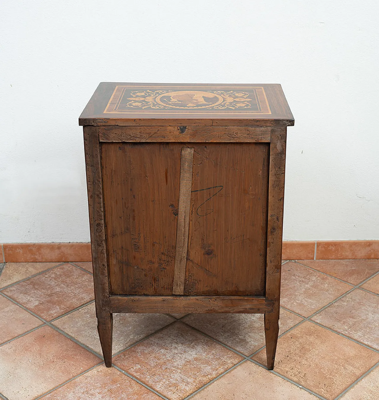 Louis XVI chest of drawers in precious exotic woods, 18th century 6