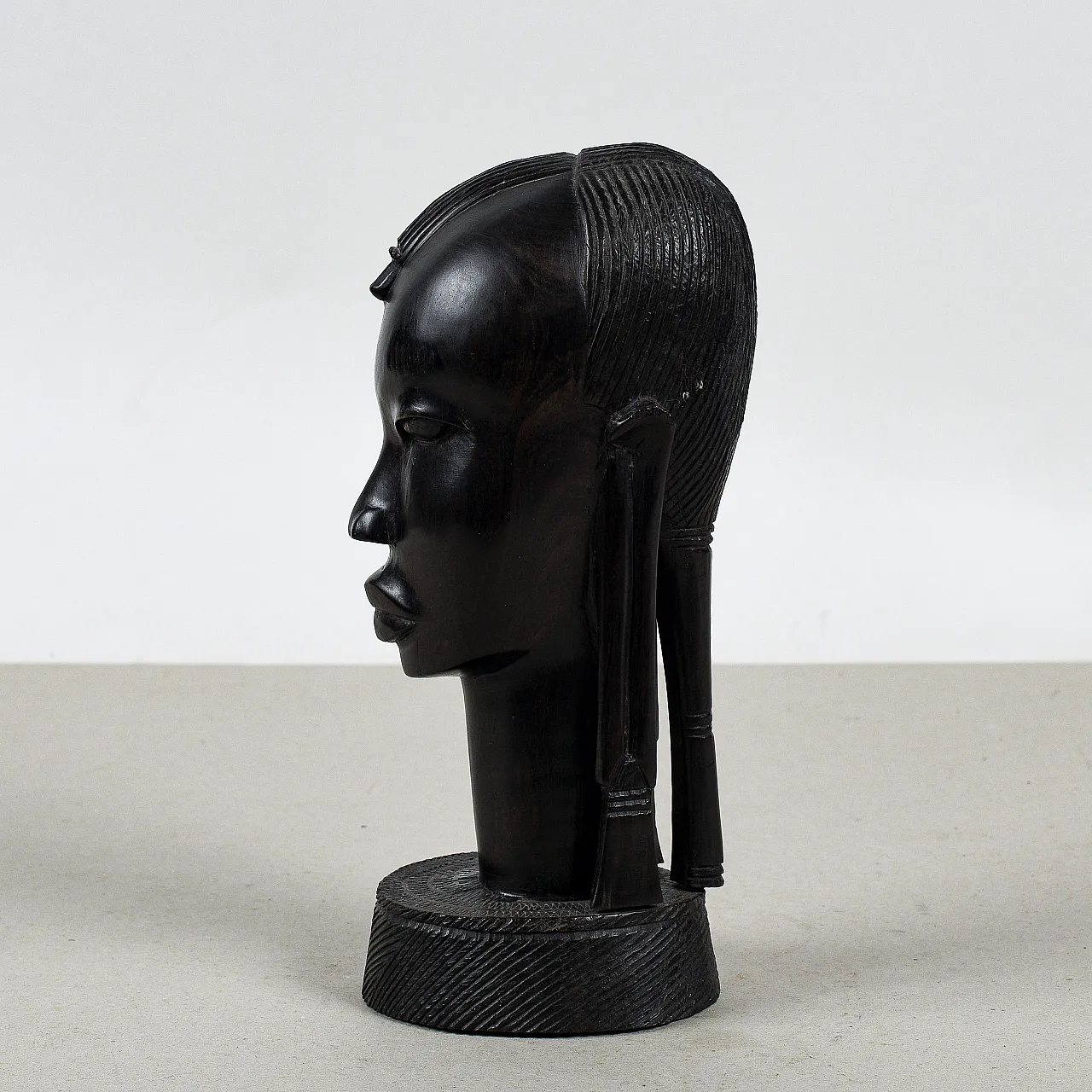 Carved wooden bust of a woman, 20th century 4