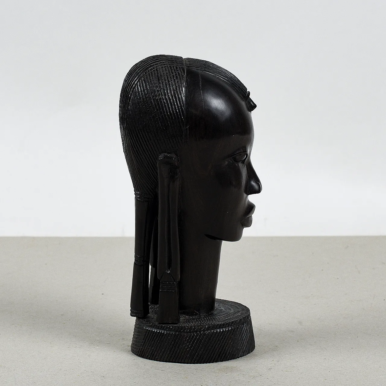 Carved wooden bust of a woman, 20th century 5