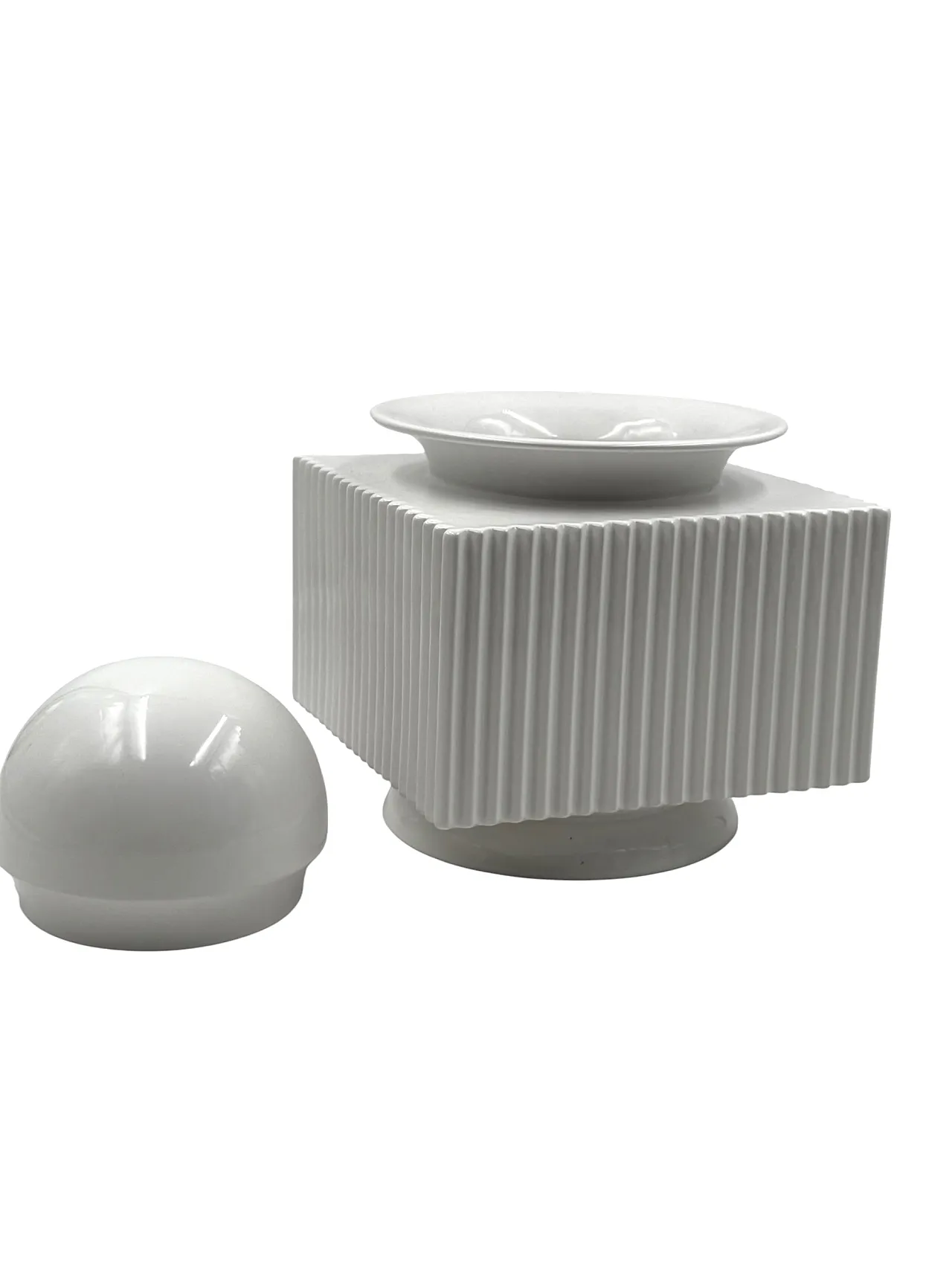 Sergio Asti, postmodern vase in white ceramic, Cedit Italia 1970 15