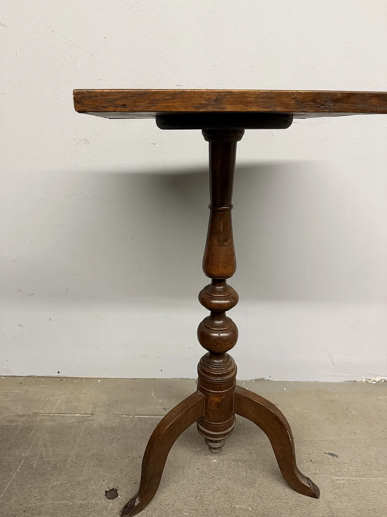 Tavolinetto in noce a vassoio, '800 2