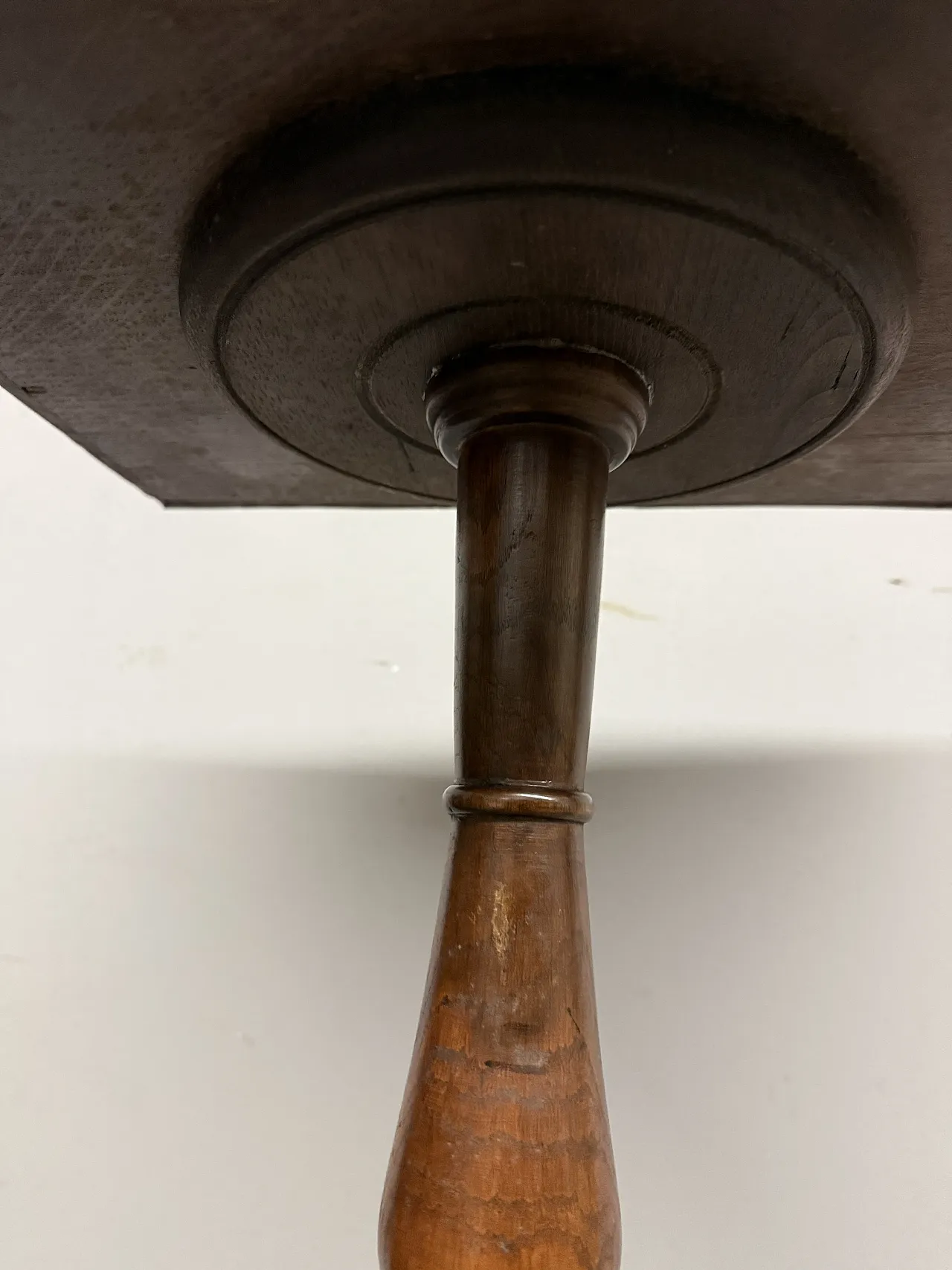 Tavolinetto in noce a vassoio, '800 5