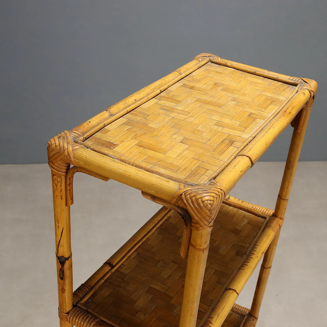 Bookcase with bamboo frame and four wicker shelves, 20th century 3