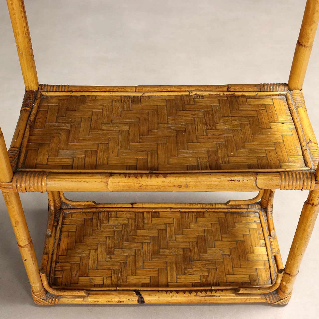 Bookcase with bamboo frame and four wicker shelves, 20th century 7
