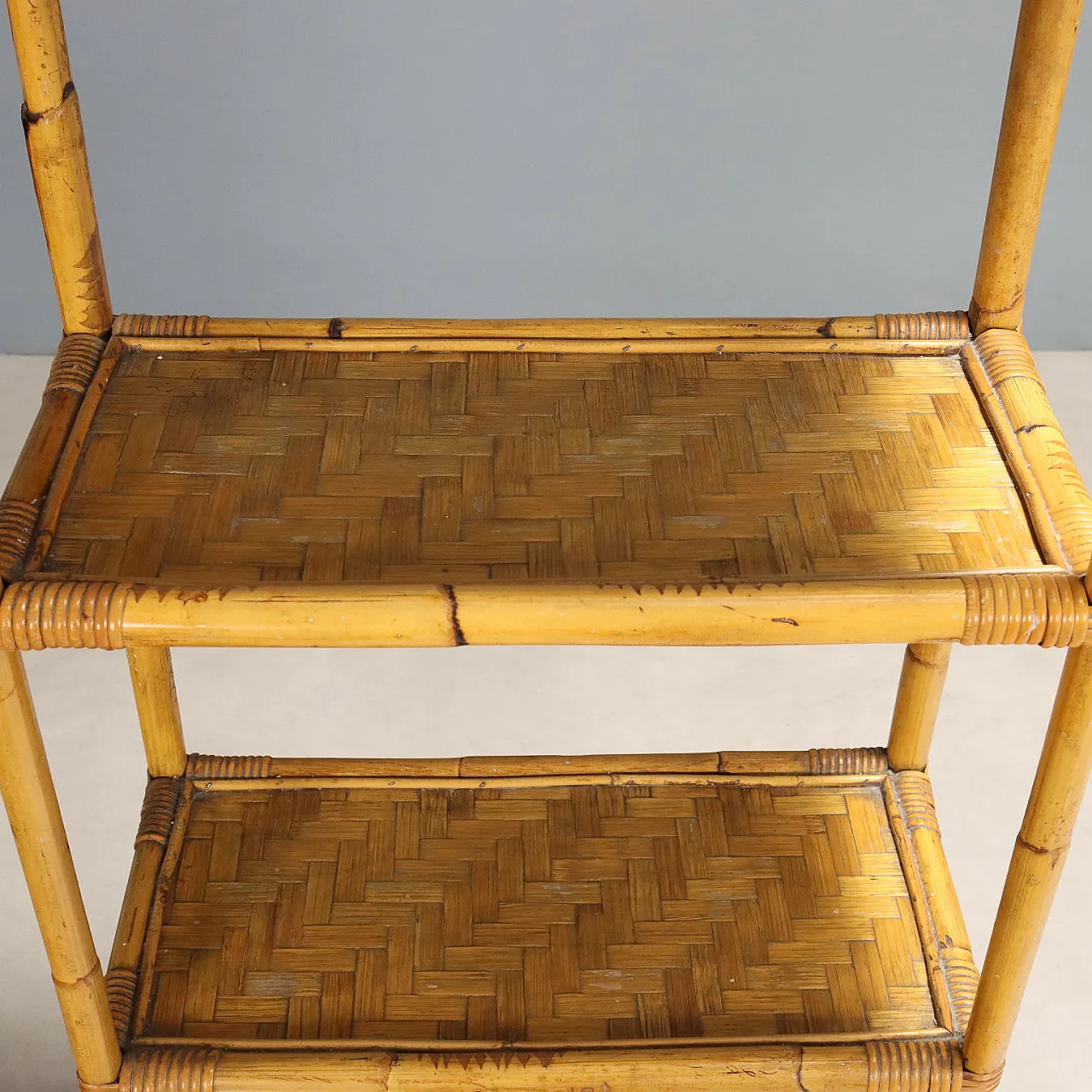Bookcase with bamboo frame and four wicker shelves, 20th century 8
