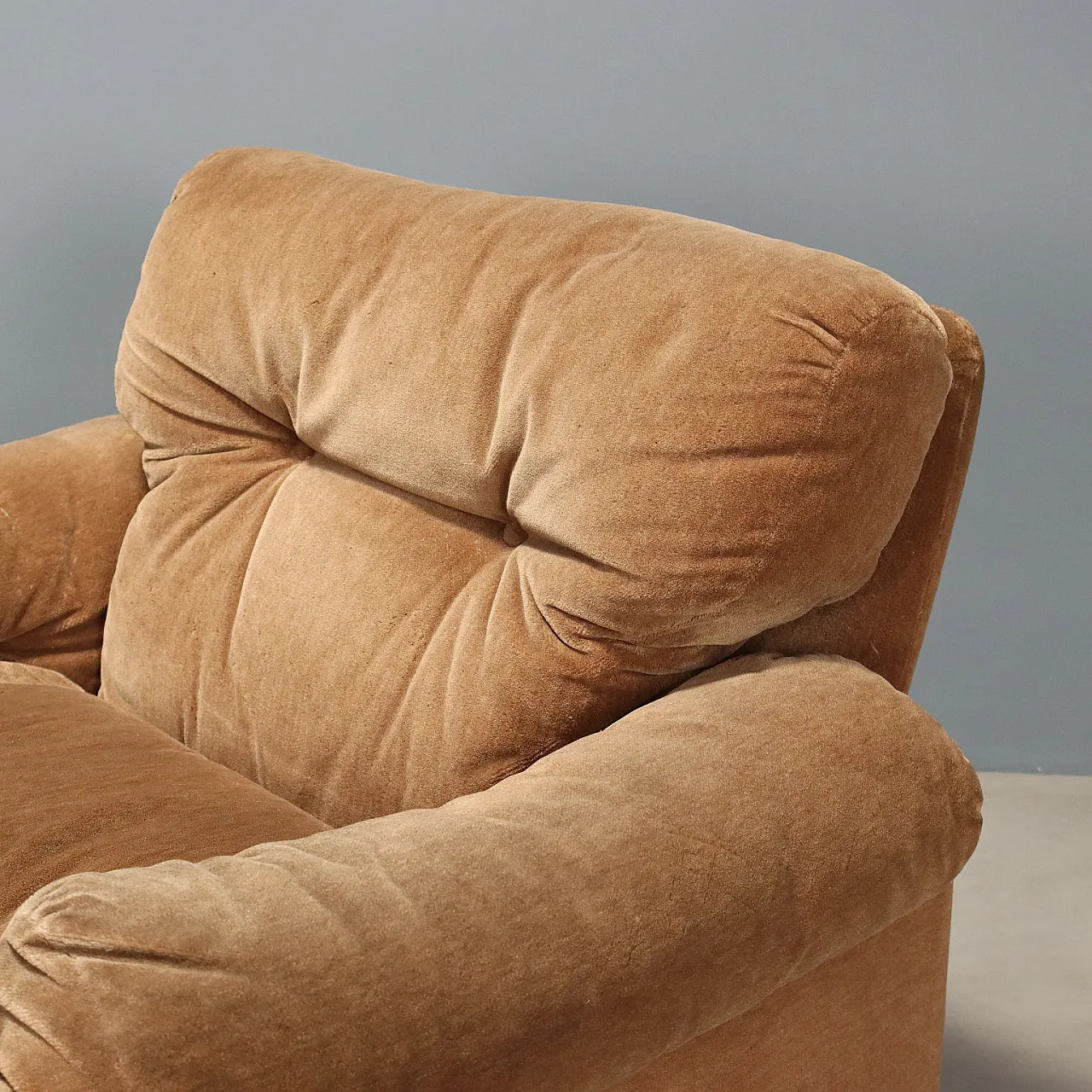 Pair of Scarpa armchairs in foam and fabric, 20th century 4