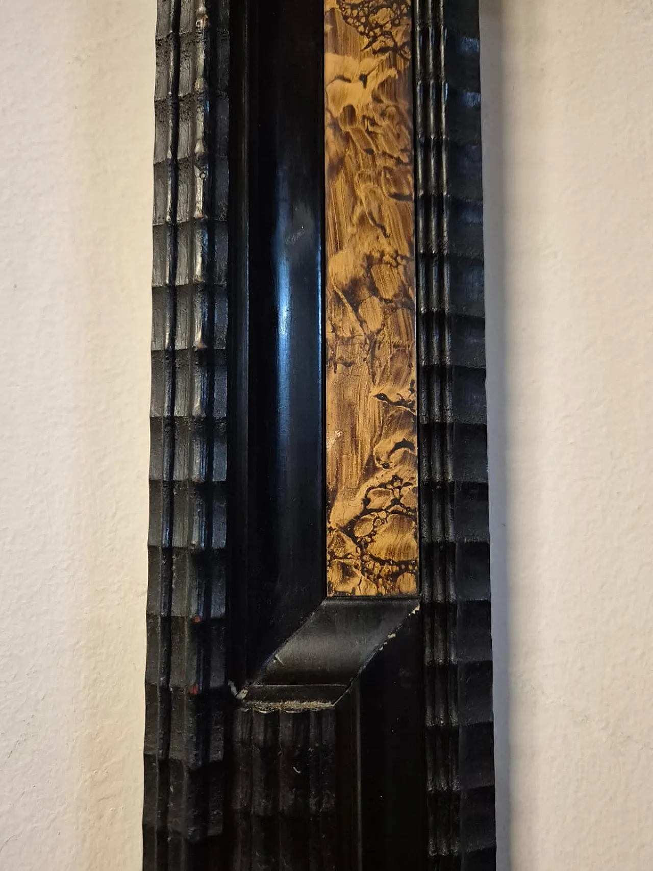 Antique Italian frame in ebonized wood with guilloché workmanship 8
