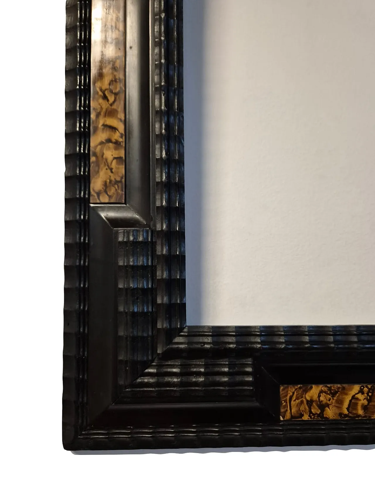 Antique Italian frame in ebonized wood with guilloché workmanship 10