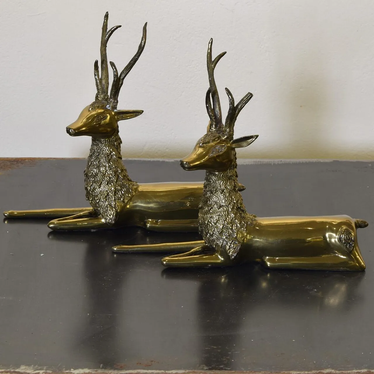 Hollywood Regency pair of brass deer statues, 1970s 1